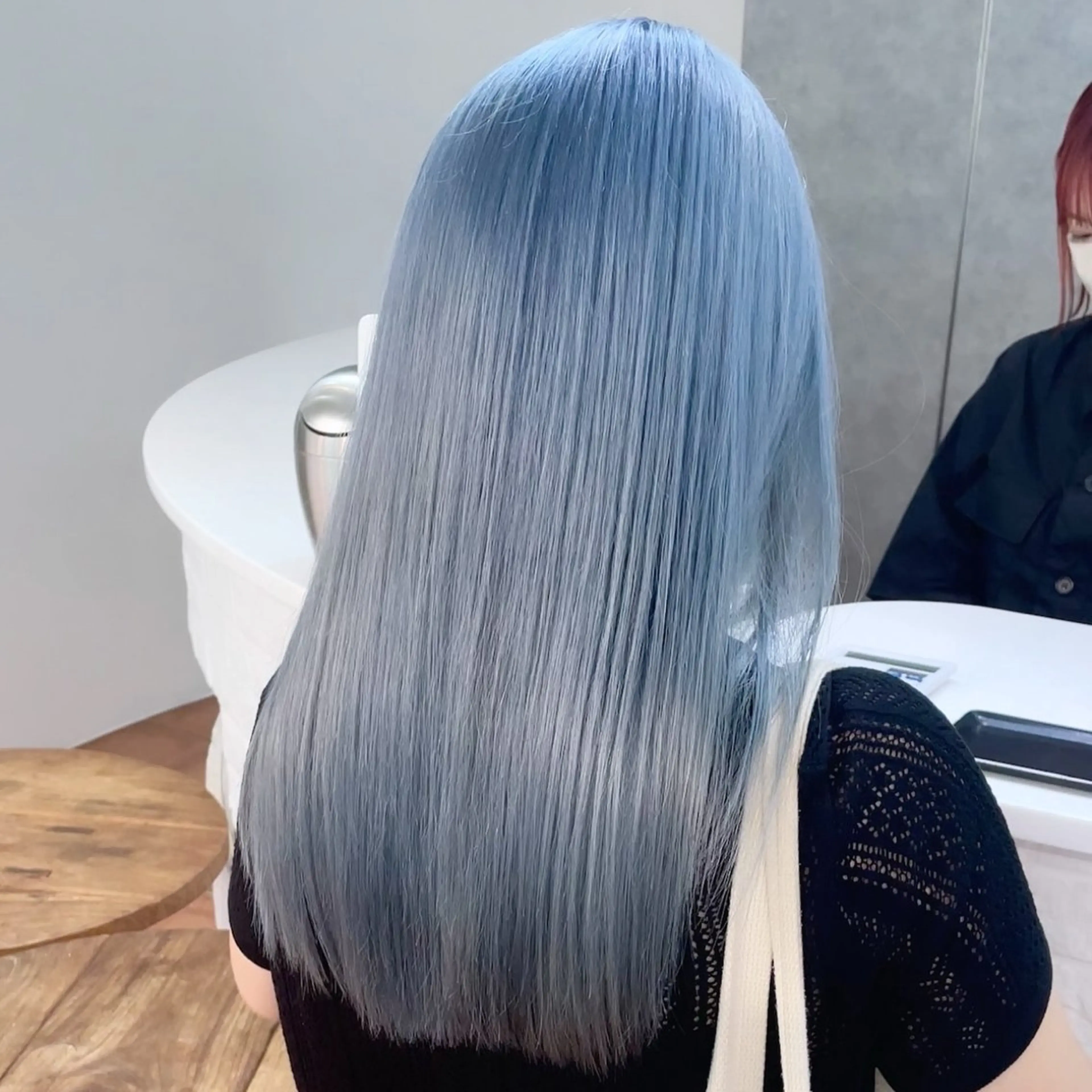 ロング カラー ブリーチ ブルーカラー ケアブリーチ ハイトーンカラー ブリーチなしピンク 赤井龍斗のヘアスタイル