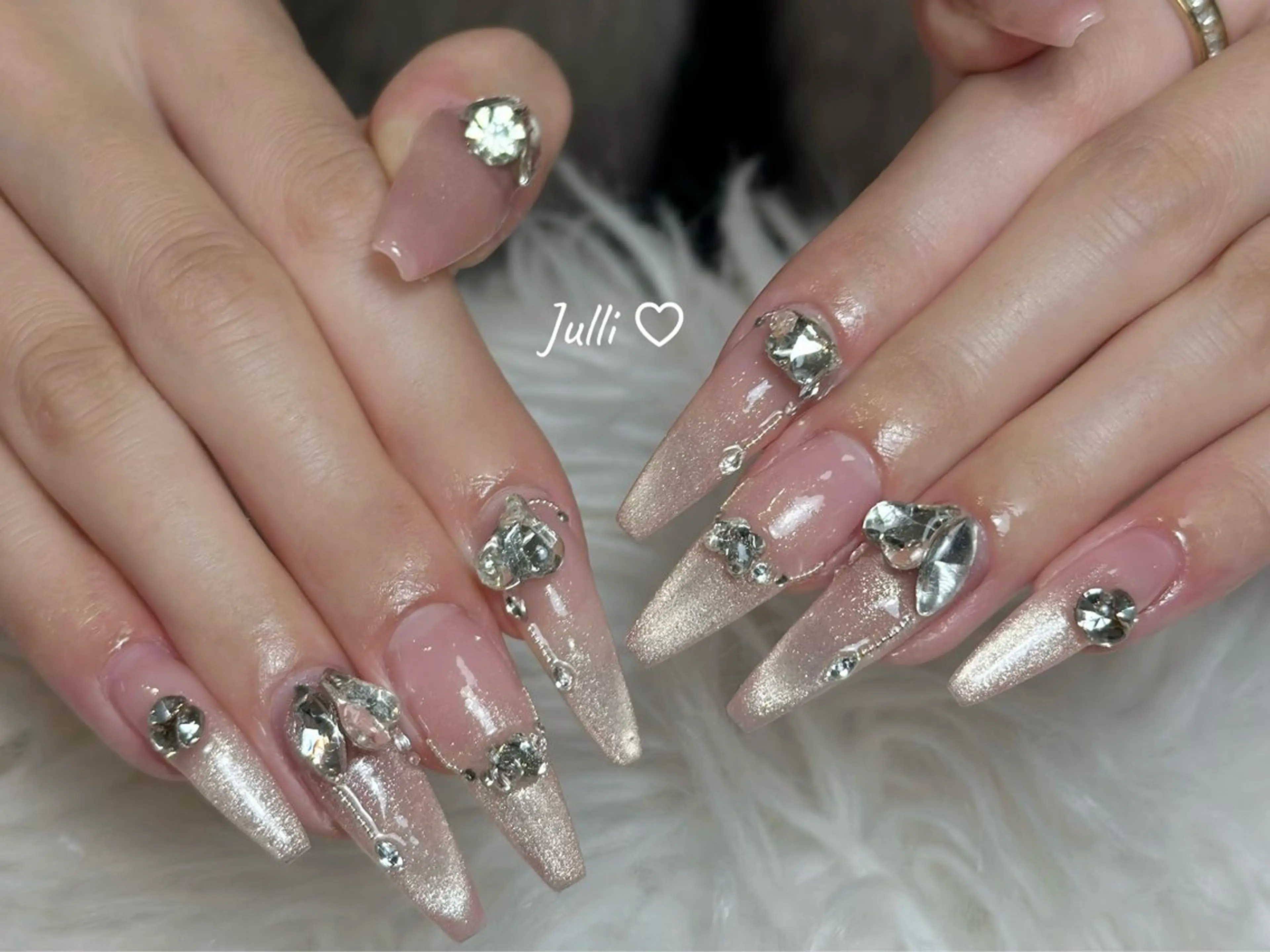 ネイル ボルドー ブラウン チークネイル ドット フットネイル Julli ジュリのネイルデザイン