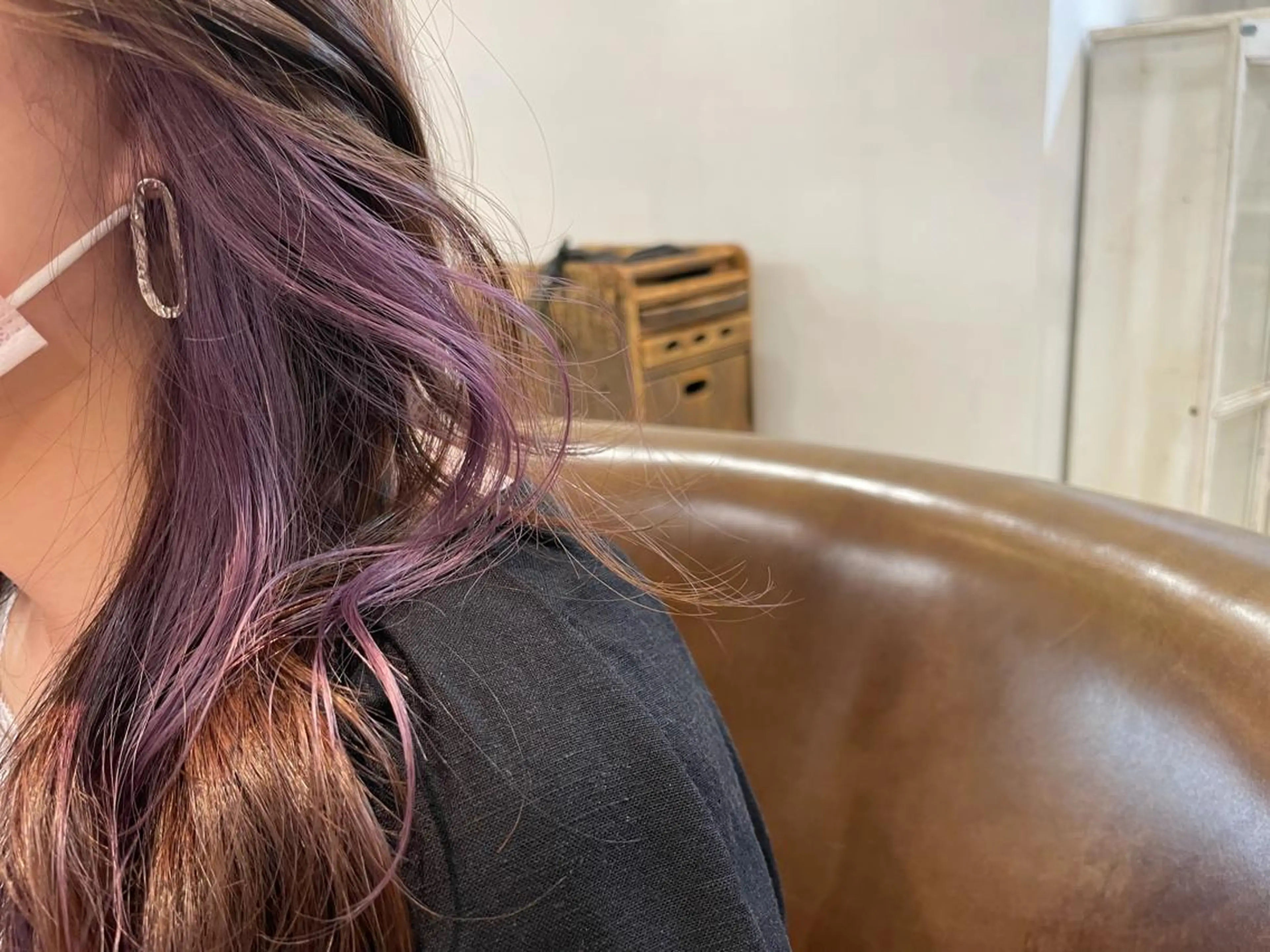 セミロング カラー ブリーチ パープルカラー ヘアカラー 湯田実津希🤎 ﾐﾙｸﾃｨ専門のヘアスタイル