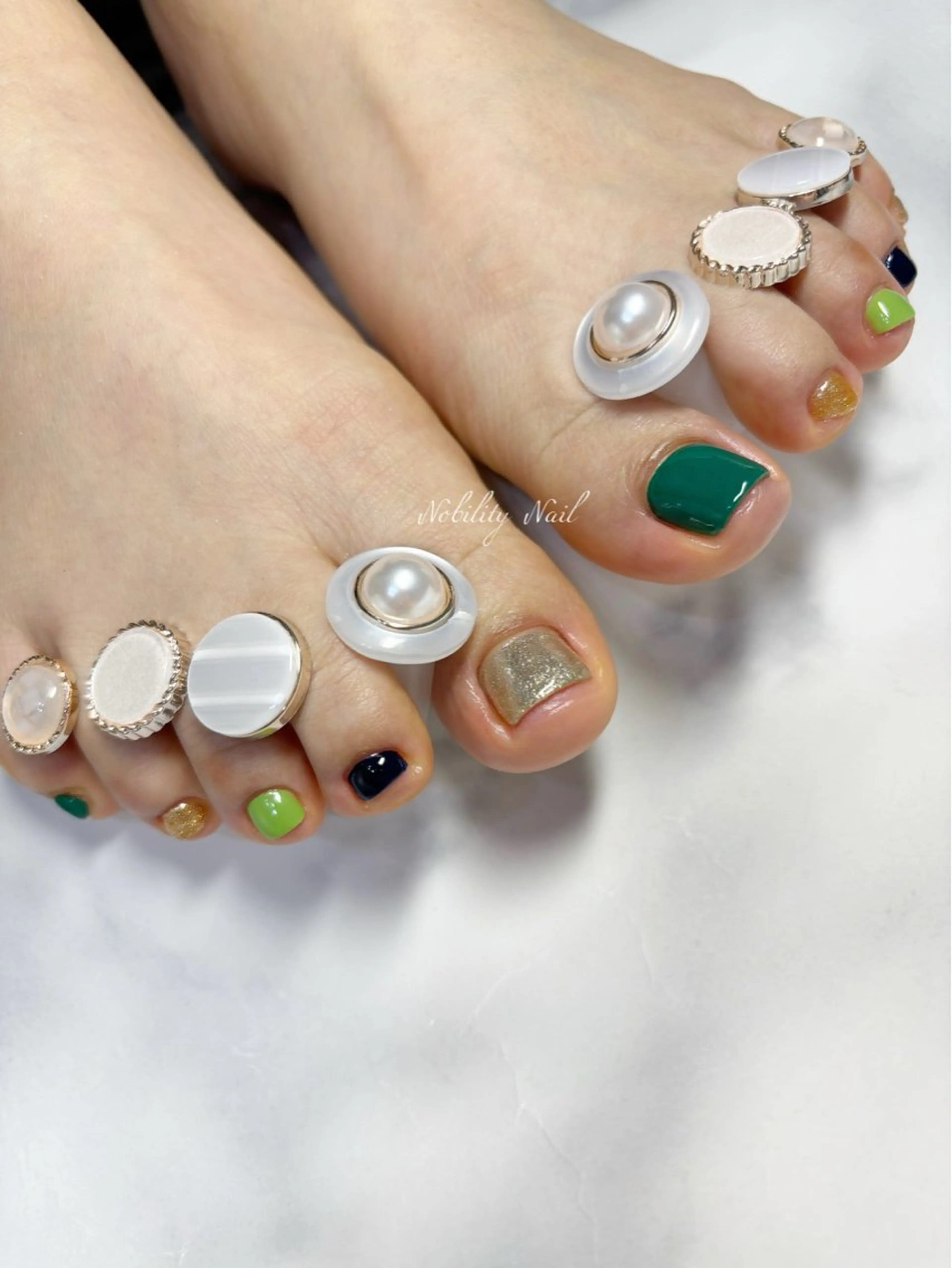 ネイル フットネイル ジェルネイル ネイルサロンNobilityNail所属・風口 麻由子のネイルデザイン