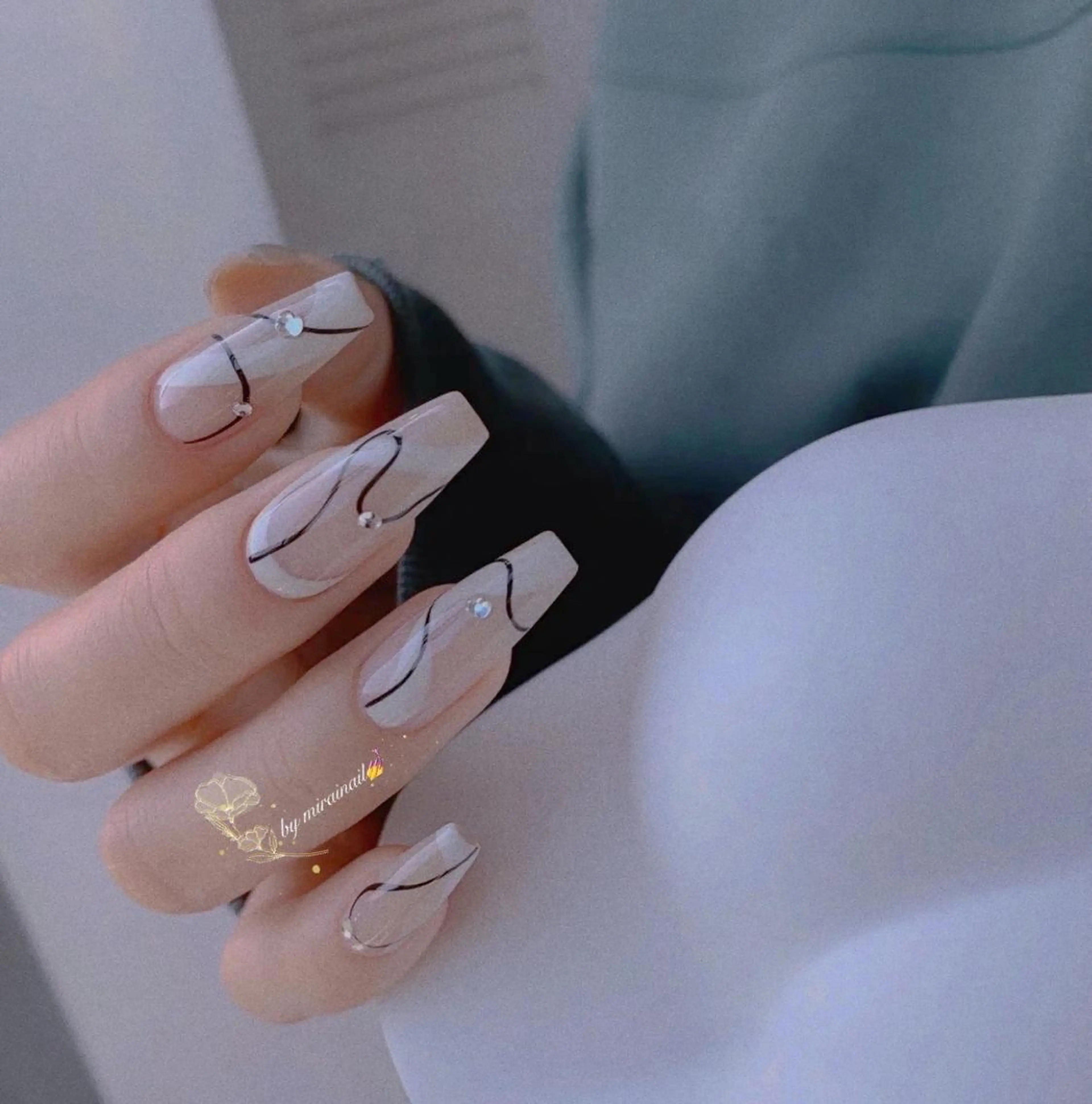 ネイル アートネイル 持ち込み ネイルサロン 9Carats神田のネイルデザイン