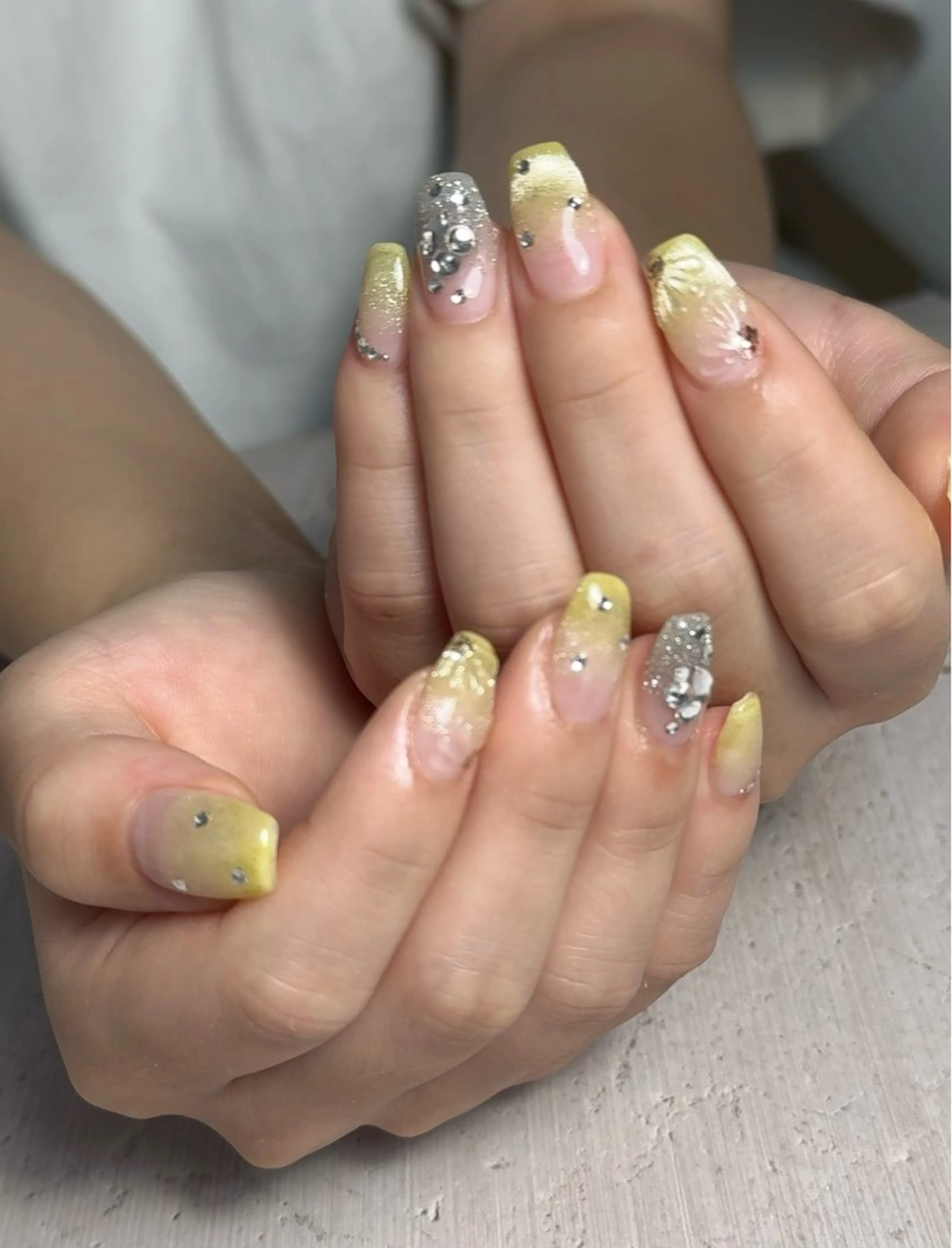 ネイル 長さ出し フラワーネイル グラデーション キラキラネイル マグネットネイル ハンドネイル Monica nails/福島のネイルデザイン