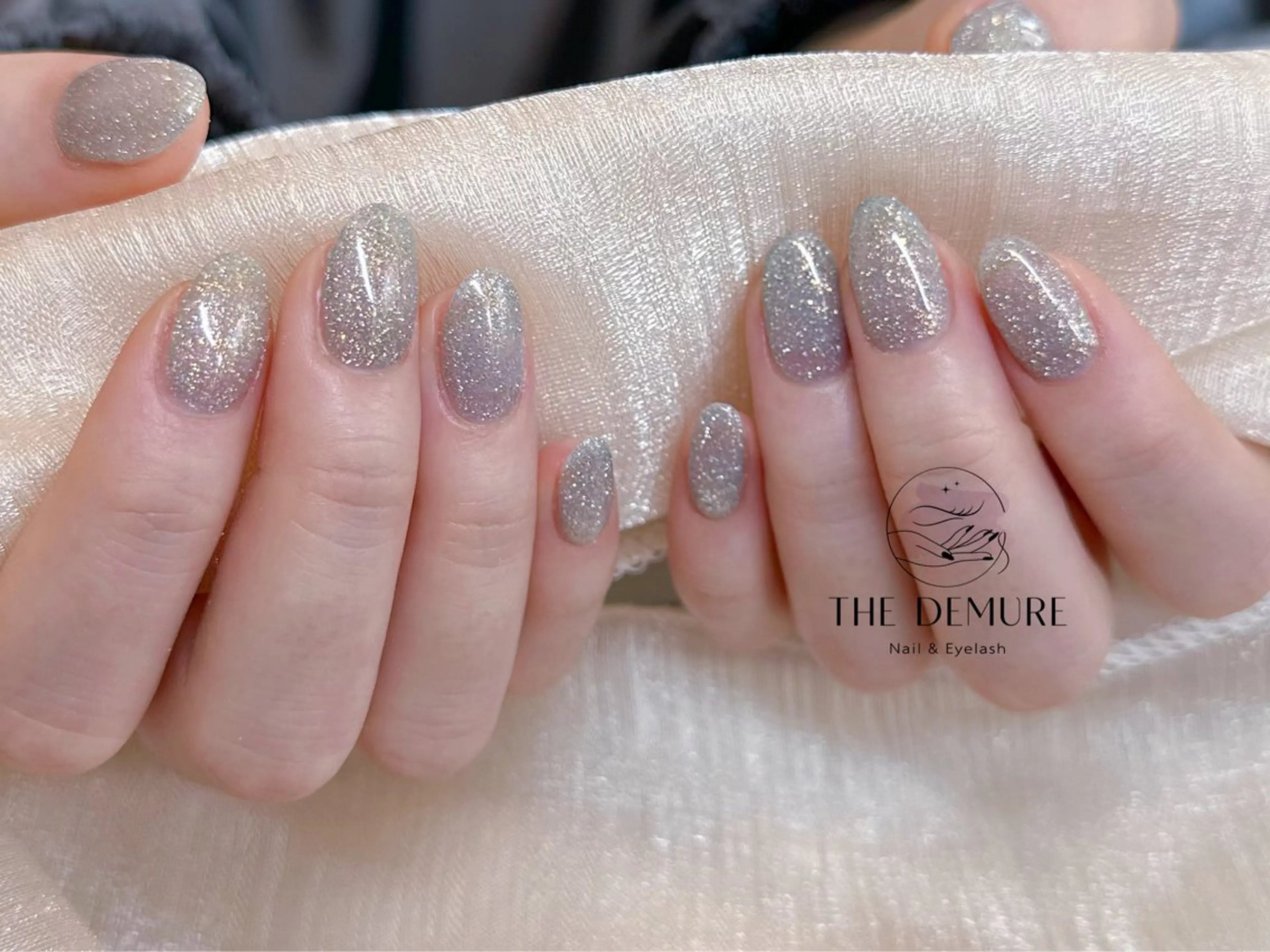 ネイル アートネイル キラキラネイル 韓国ネイル 水色 ロングネイル ハンドネイル ハンドケア NailDemure 【銀座店】のネイルデザイン