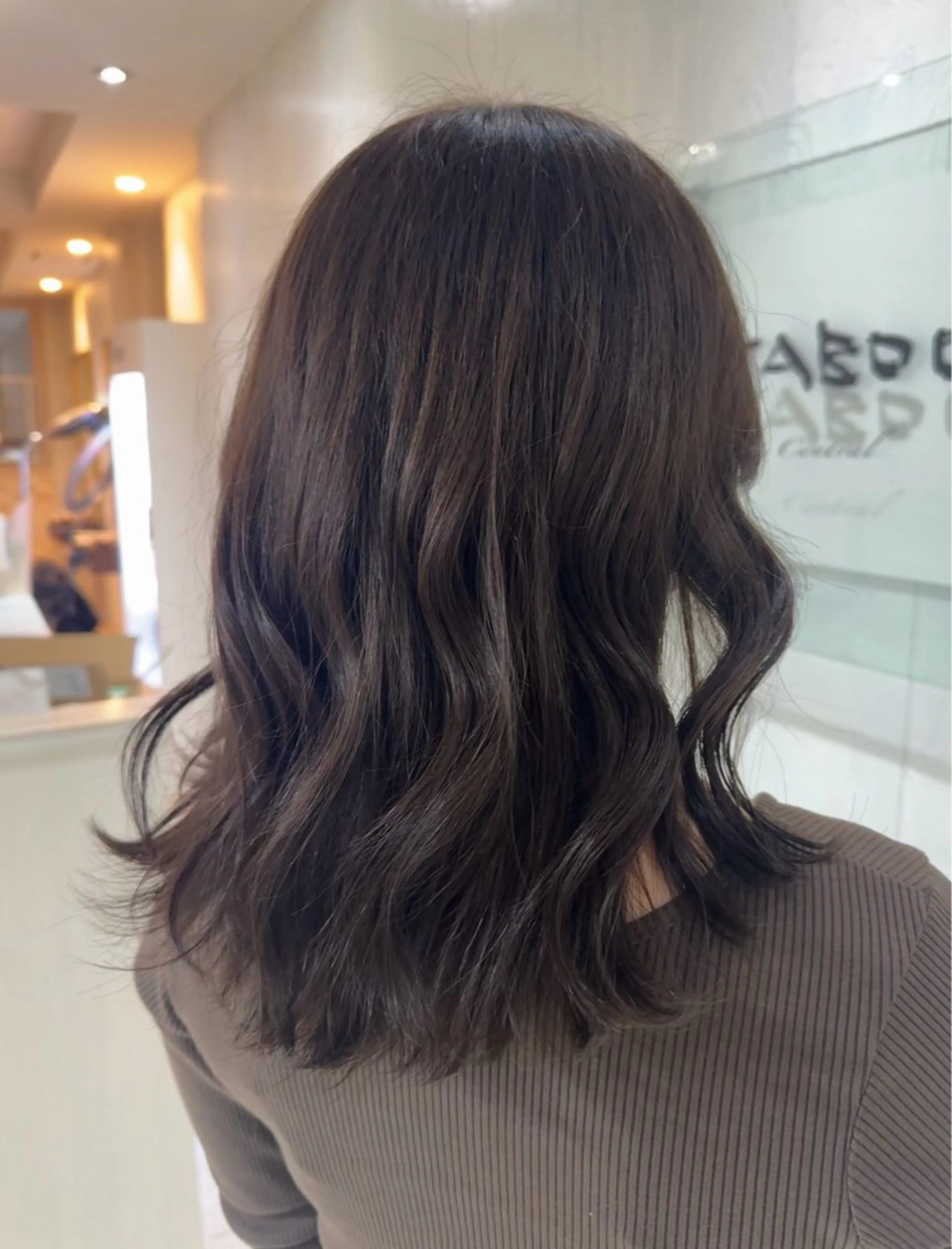 ミディアム ヘアカラー トリートメント 美優🐩/ ハイトーン/栄のヘアスタイル