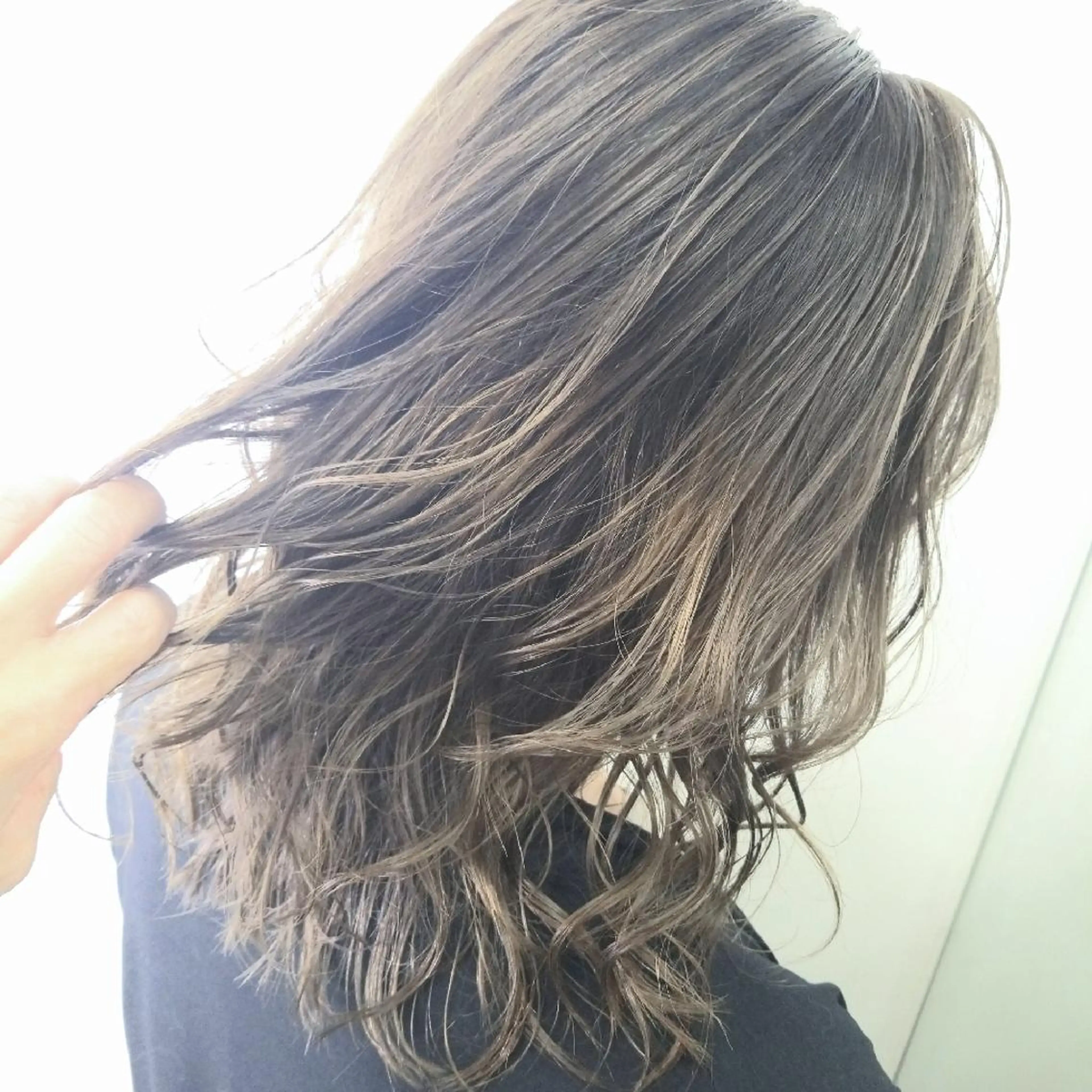 ミディアム レイヤーカット lucca by jb 行徳所属・✂️関川 恭平のヘアスタイル