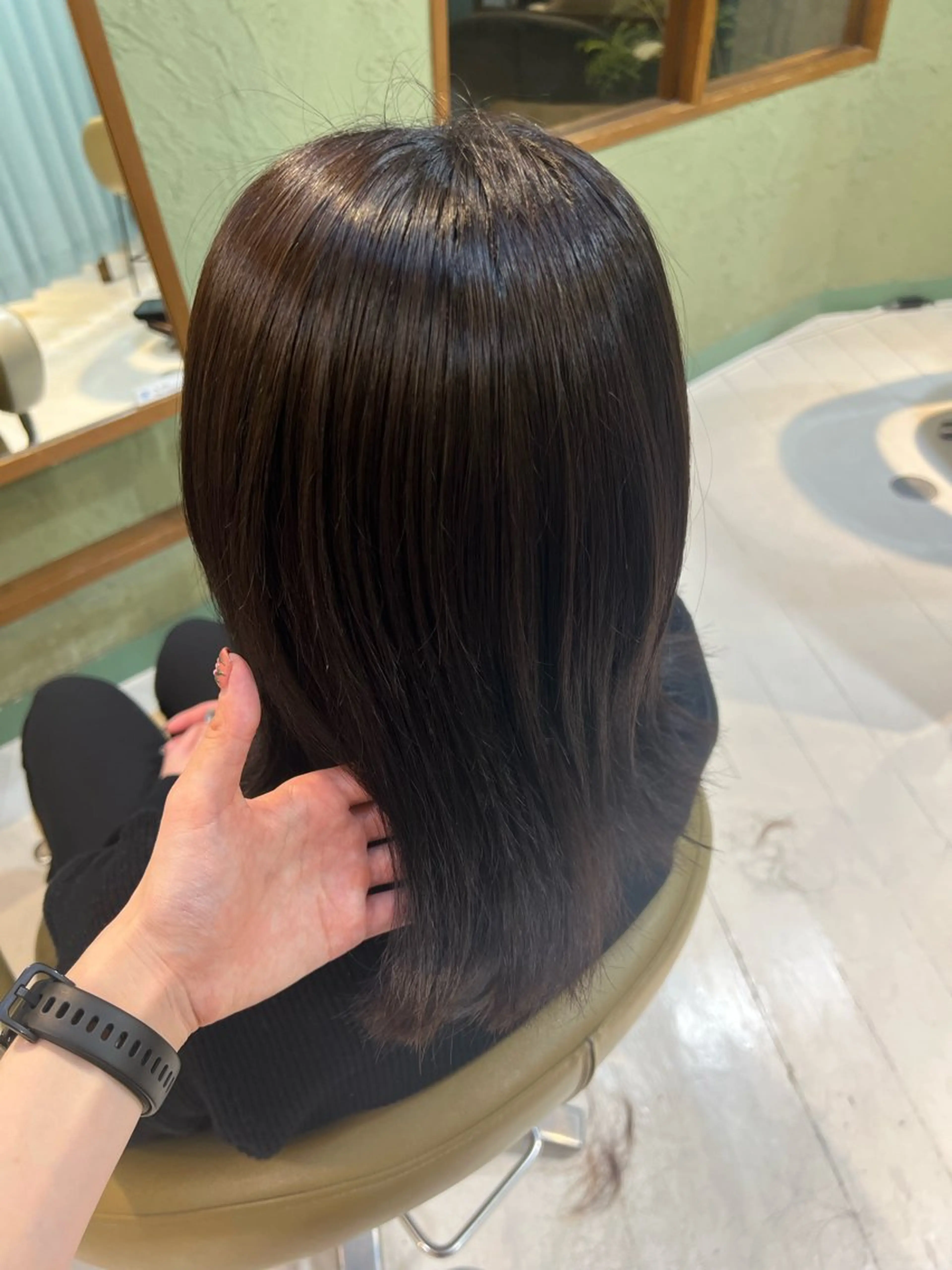 ミディアム カラー ベージュカラー グレージュ オレンジ 外ハネヘア カット ヘアカラー epris所属・木本 歩々乃のヘアスタイル