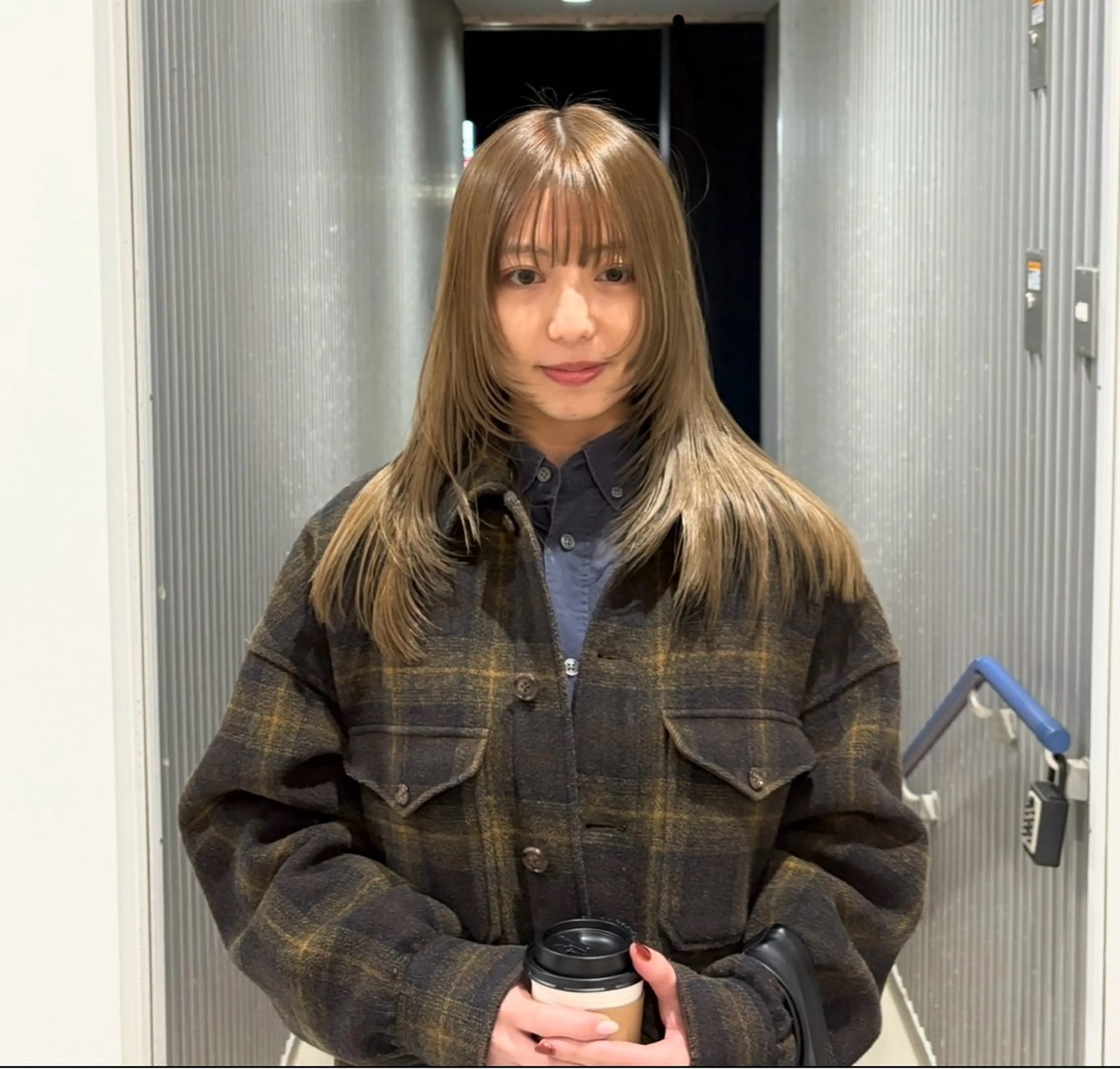 ロング レイヤーカット LUVISM 神田こころのヘアスタイル