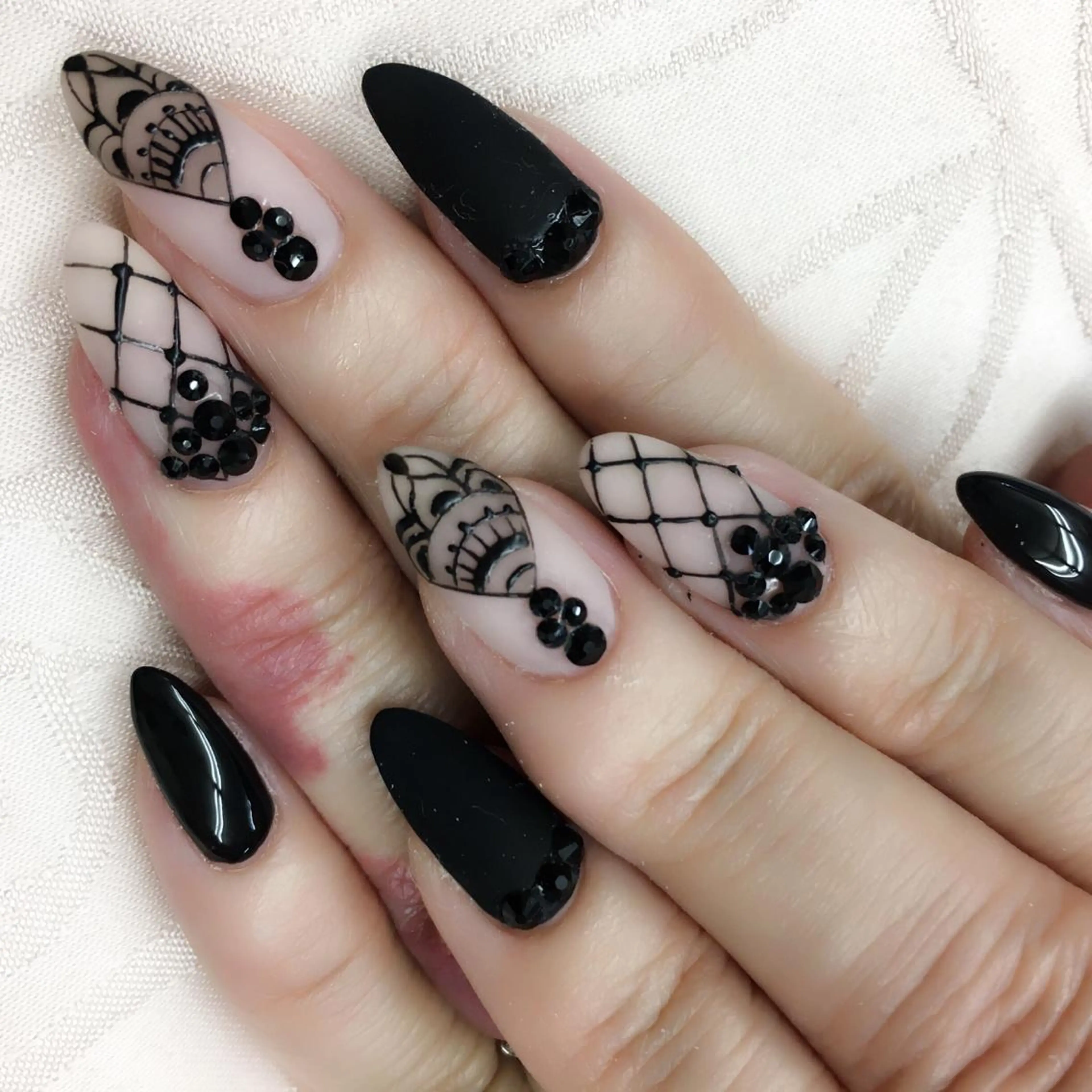 ネイル Angeailes〜アンジュエール〜所属・開運ネイル Angeailesのネイルデザイン