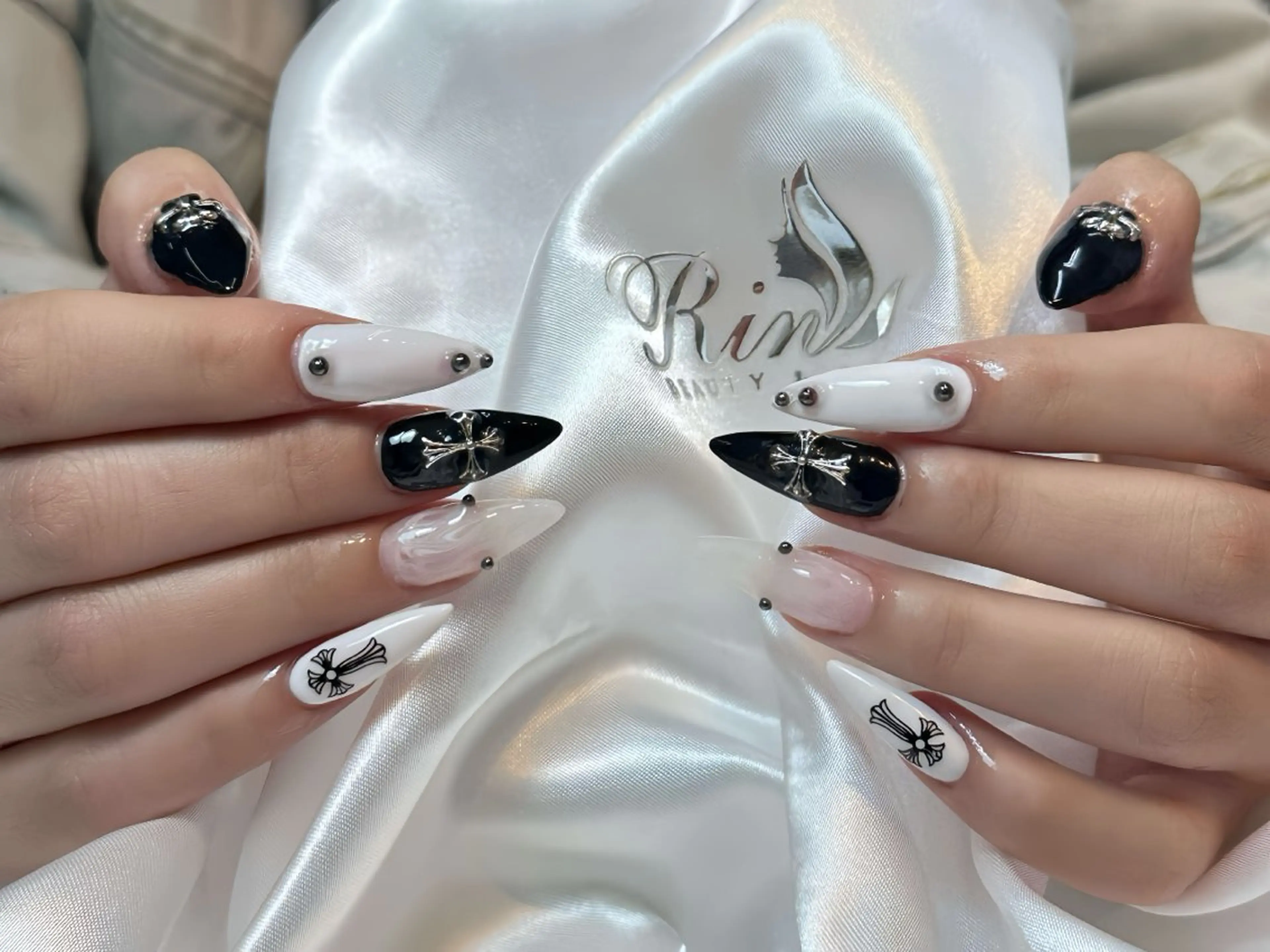 ネイル アートネイル ハロウィン ロングネイル スカルプネイル ネイルチップ ハンドネイル Rin Nail 新大久保店のネイルデザイン