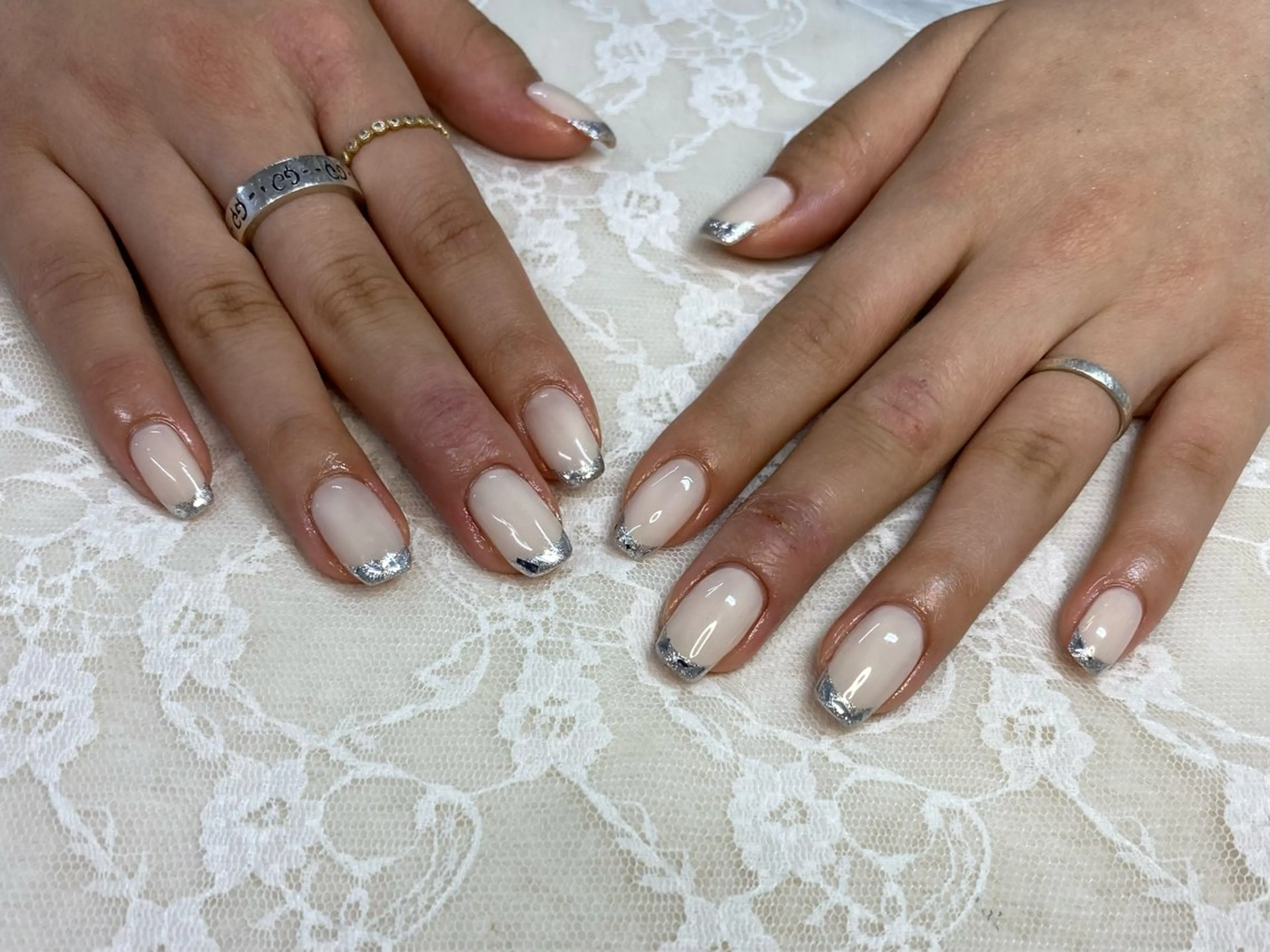 ネイル フレンチネイル ガラスフレンチ ホワイト ハンドネイル ハンドケア 心斎橋Salon Epokkuのネイルデザイン