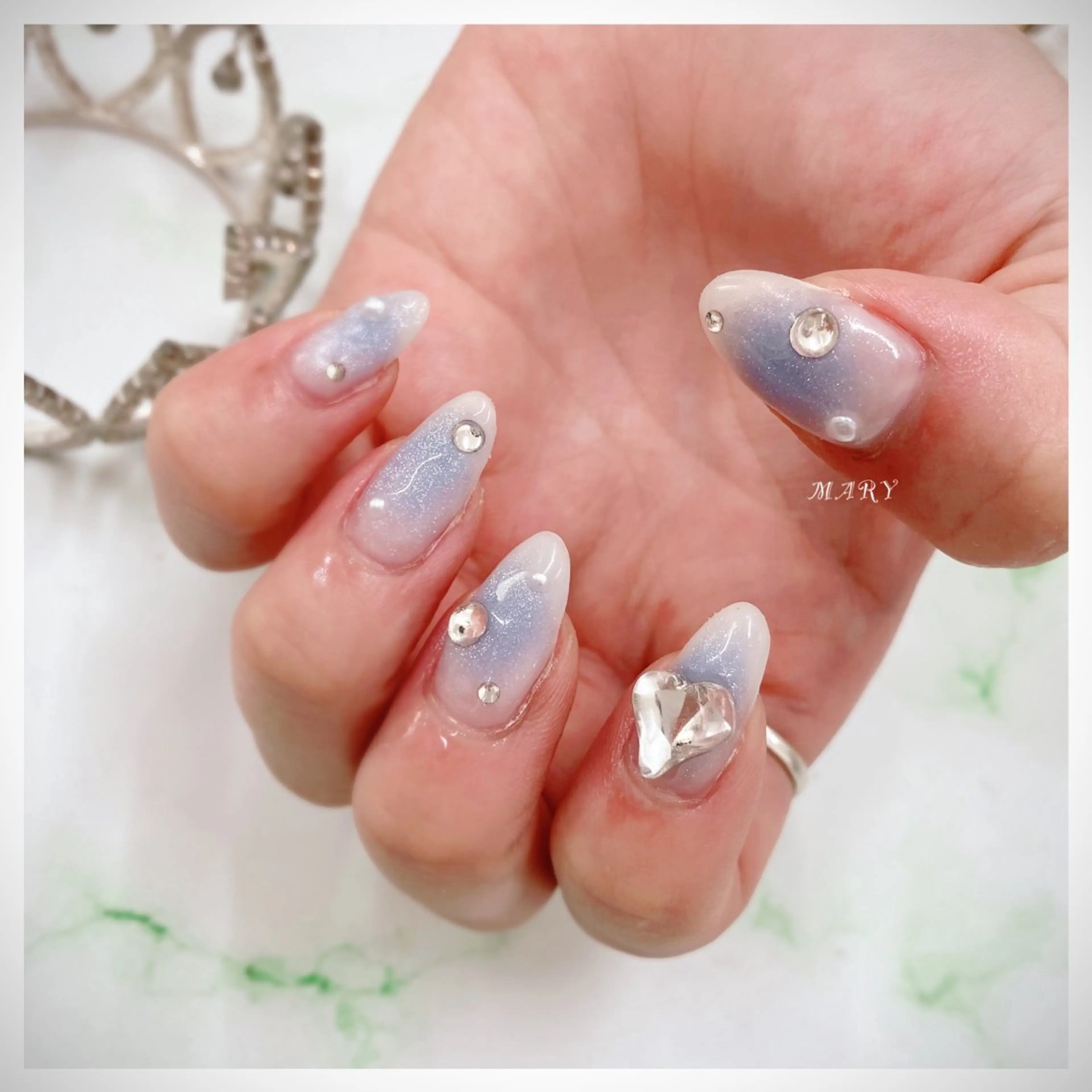 ネイル チークネイル 水色 マグネットネイル ニュアンスネイル ハンドネイル Mary nail所属・Mary nail .narumiのネイルデザイン