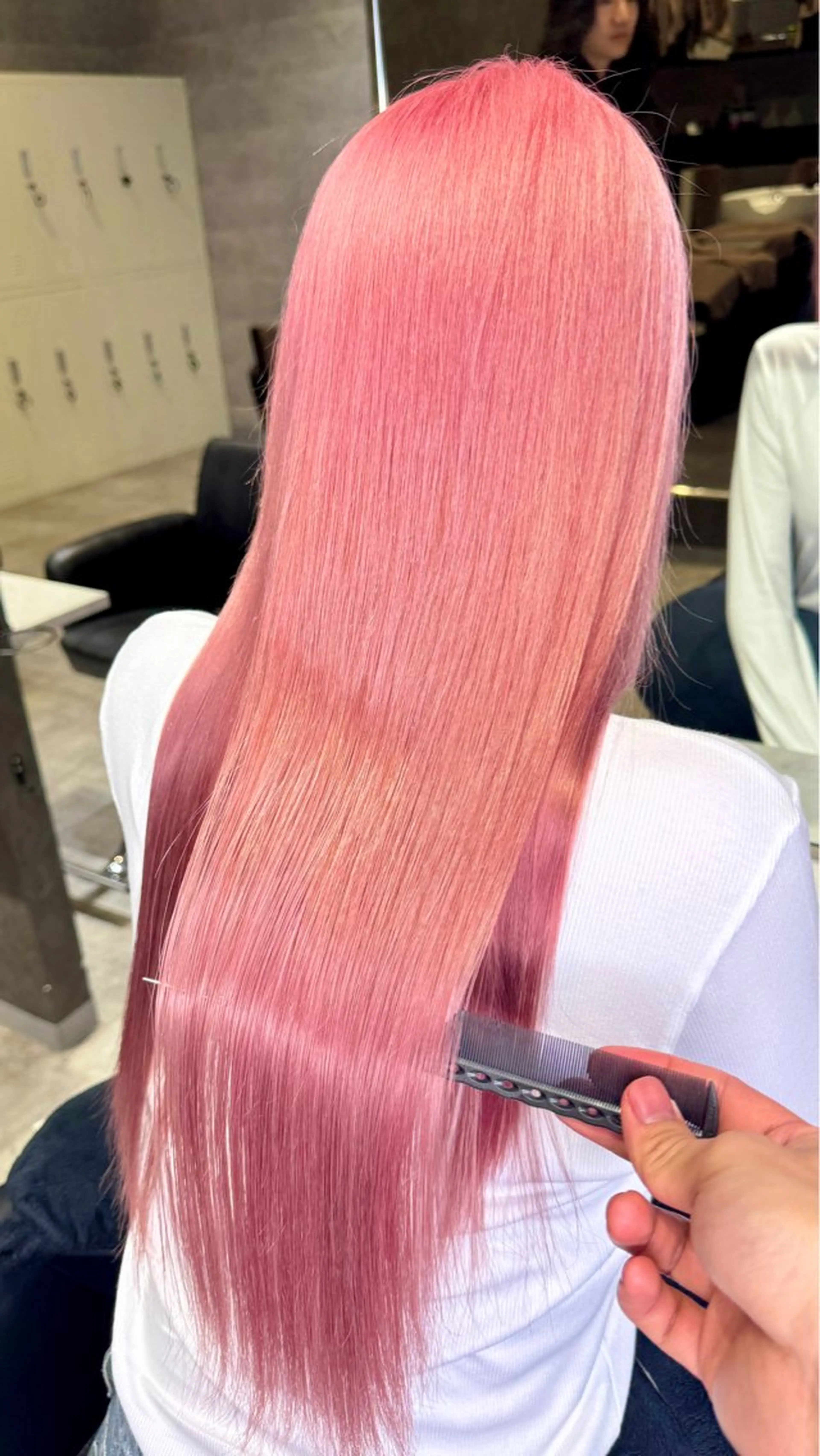 ロング カラー ハイトーンカラー ピンクカラー _WHITE 鳳店 小谷 朝飛のヘアスタイル