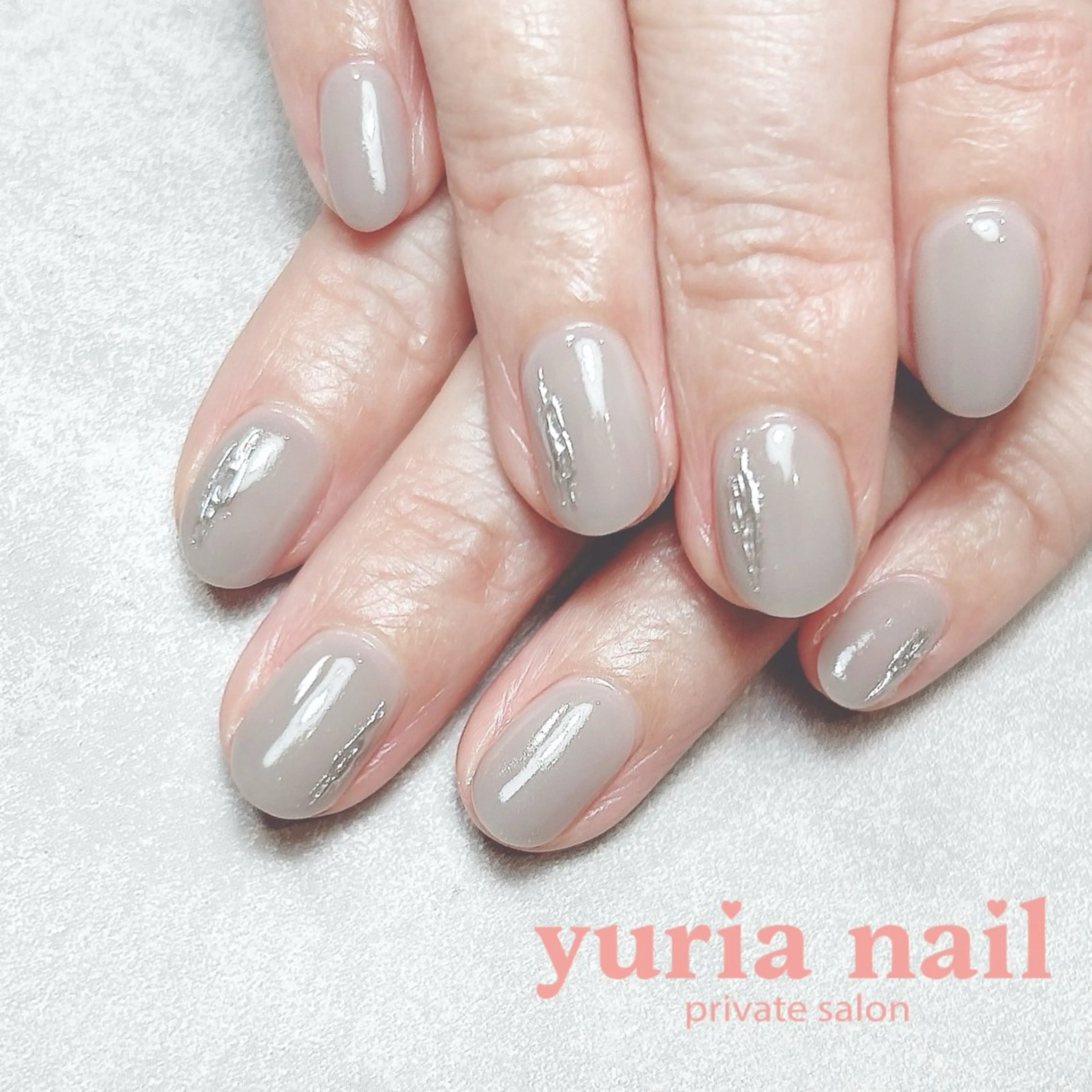 ネイル ジェルネイル ミラーネイル ニュアンスネイル シルバー シンプルネイル ハンドネイル 小林 ゆりあのネイルデザイン