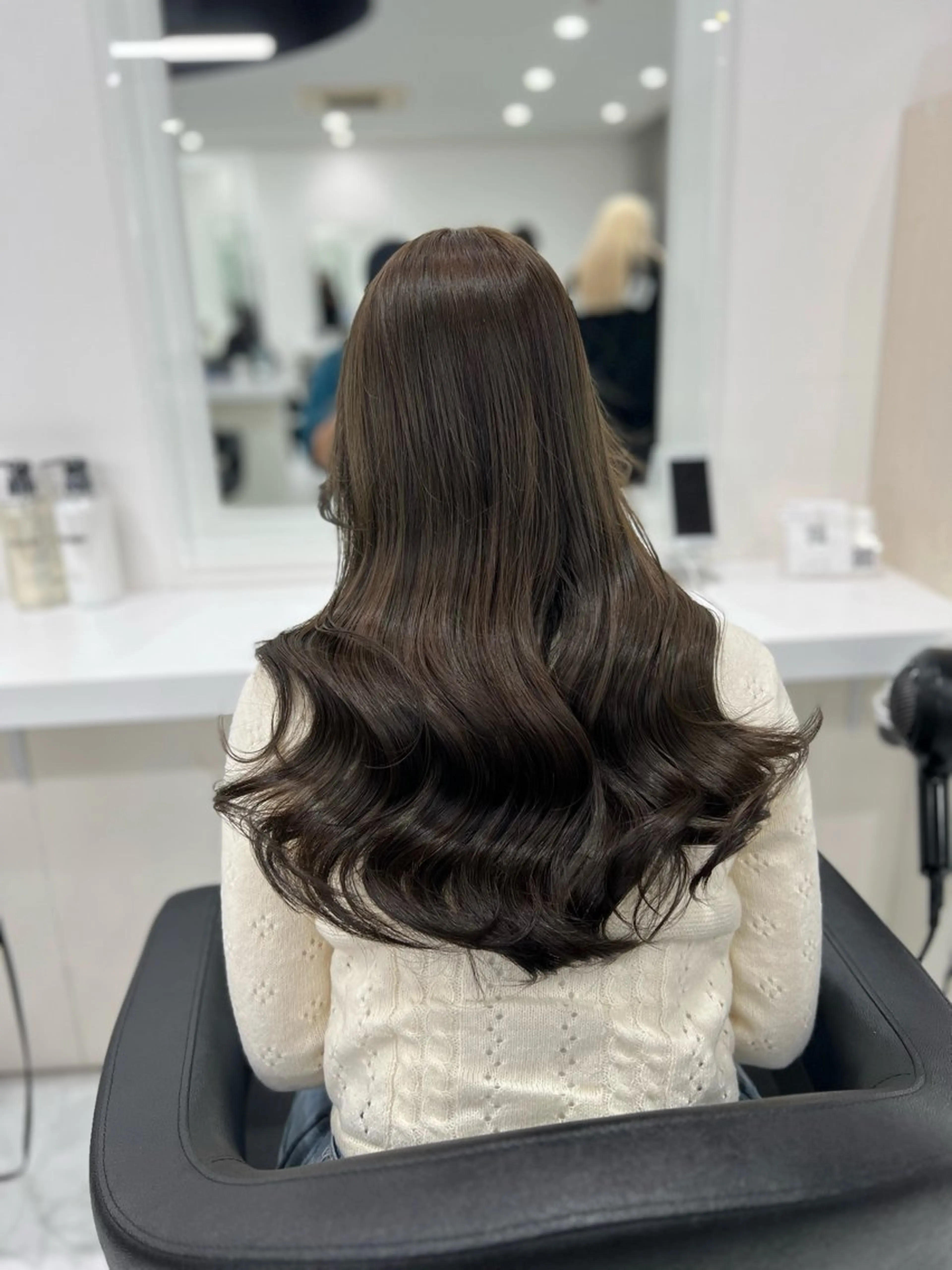 ロング カラー オリーブカラー🫒 レイヤーカット✂︎のヘアスタイル