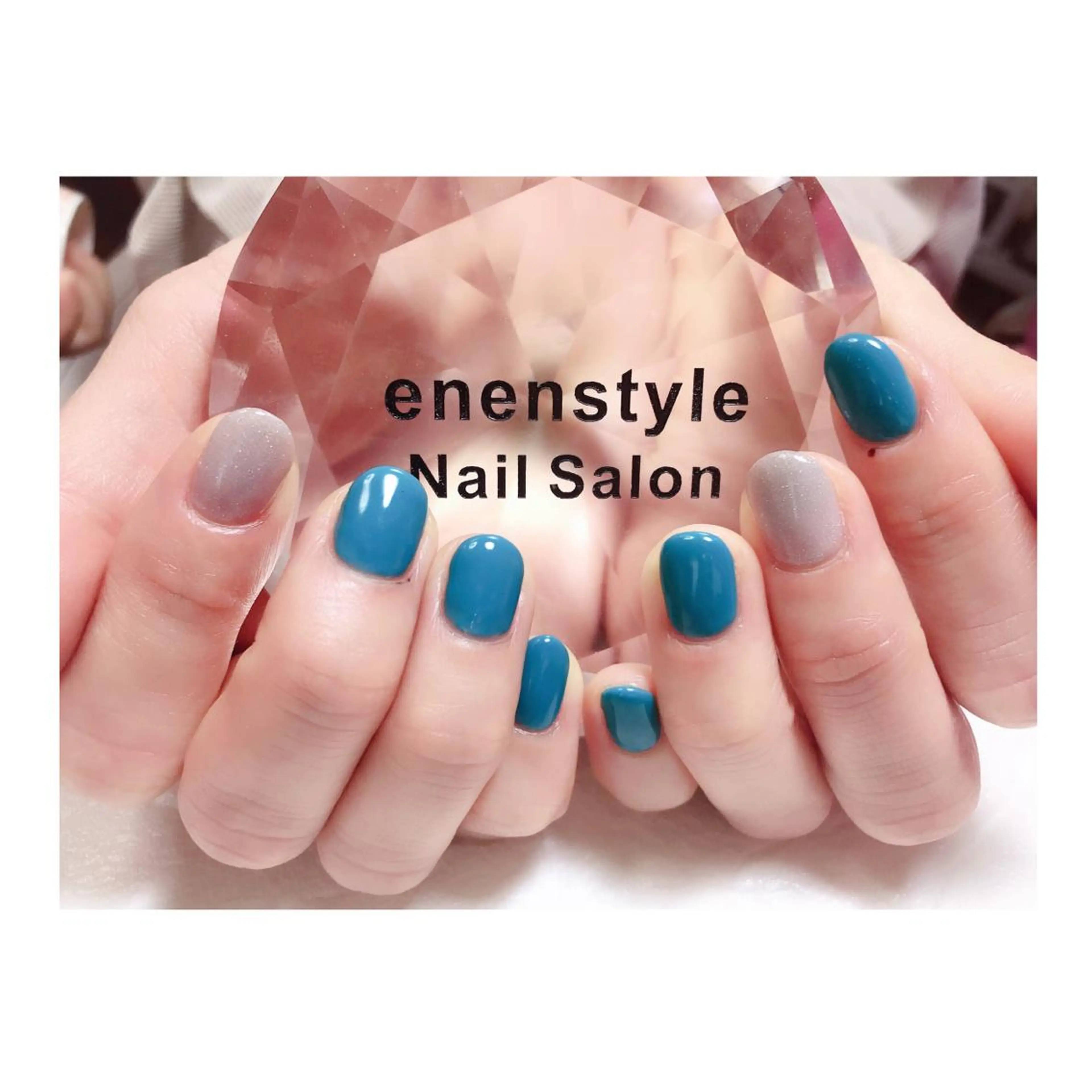 ショート ネイル ブルー ジェルネイル ラメ(グリッター) ニュアンスネイル オフィスネイル 👑enen style👑のネイルデザイン