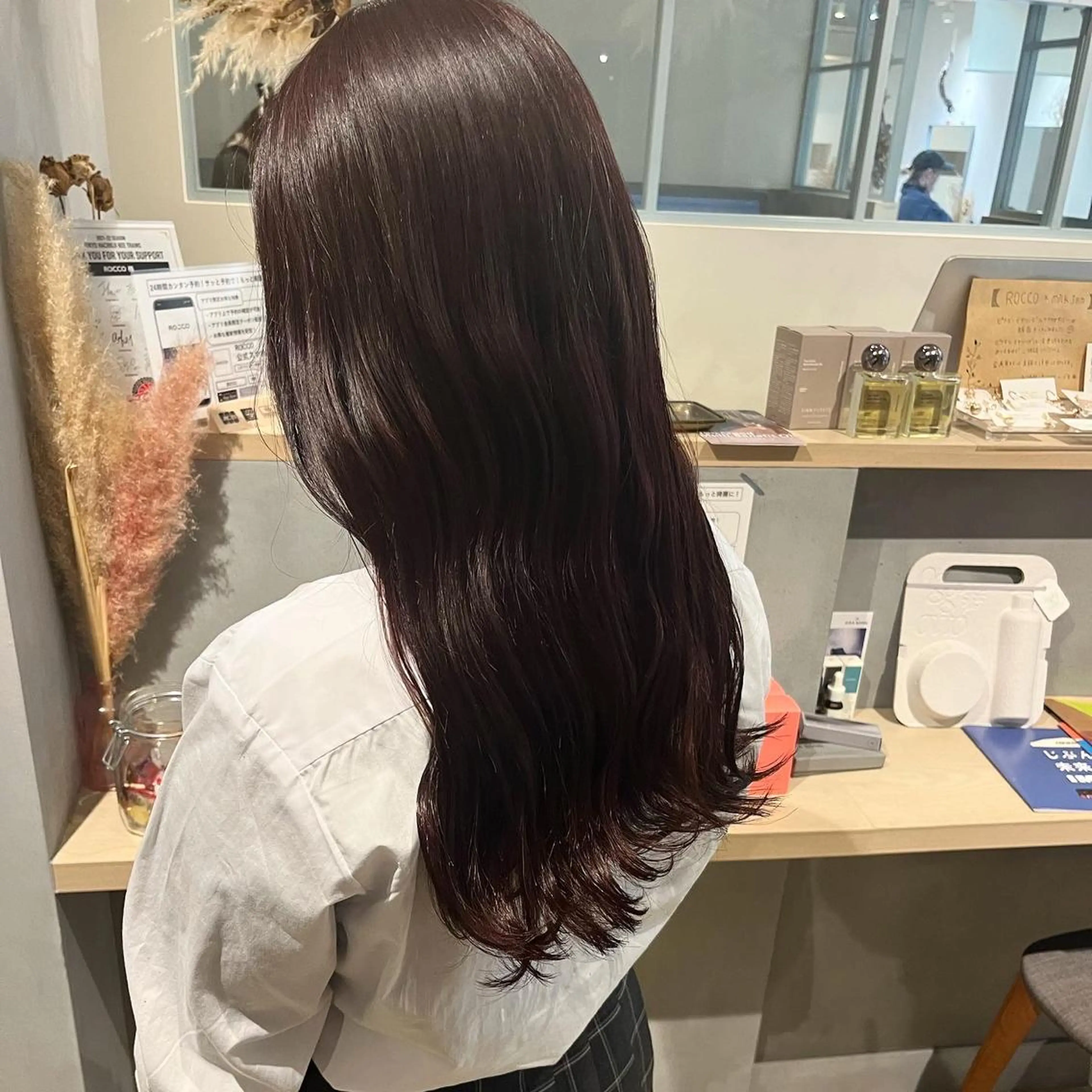 ロング ヘアカラー MAI ROCCO3rdのヘアスタイル