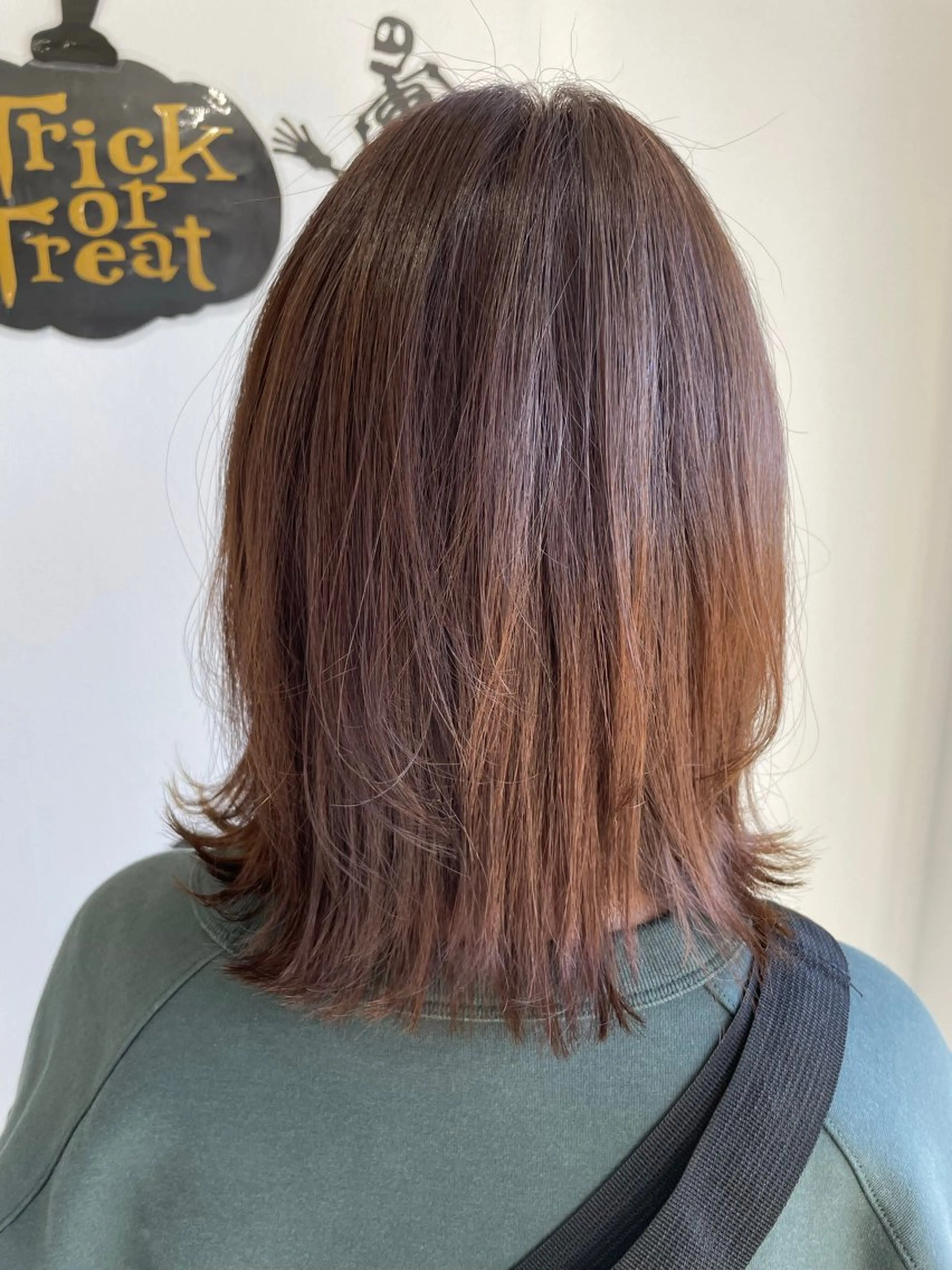 ミディアム カラー 工藤 彩花のヘアスタイル