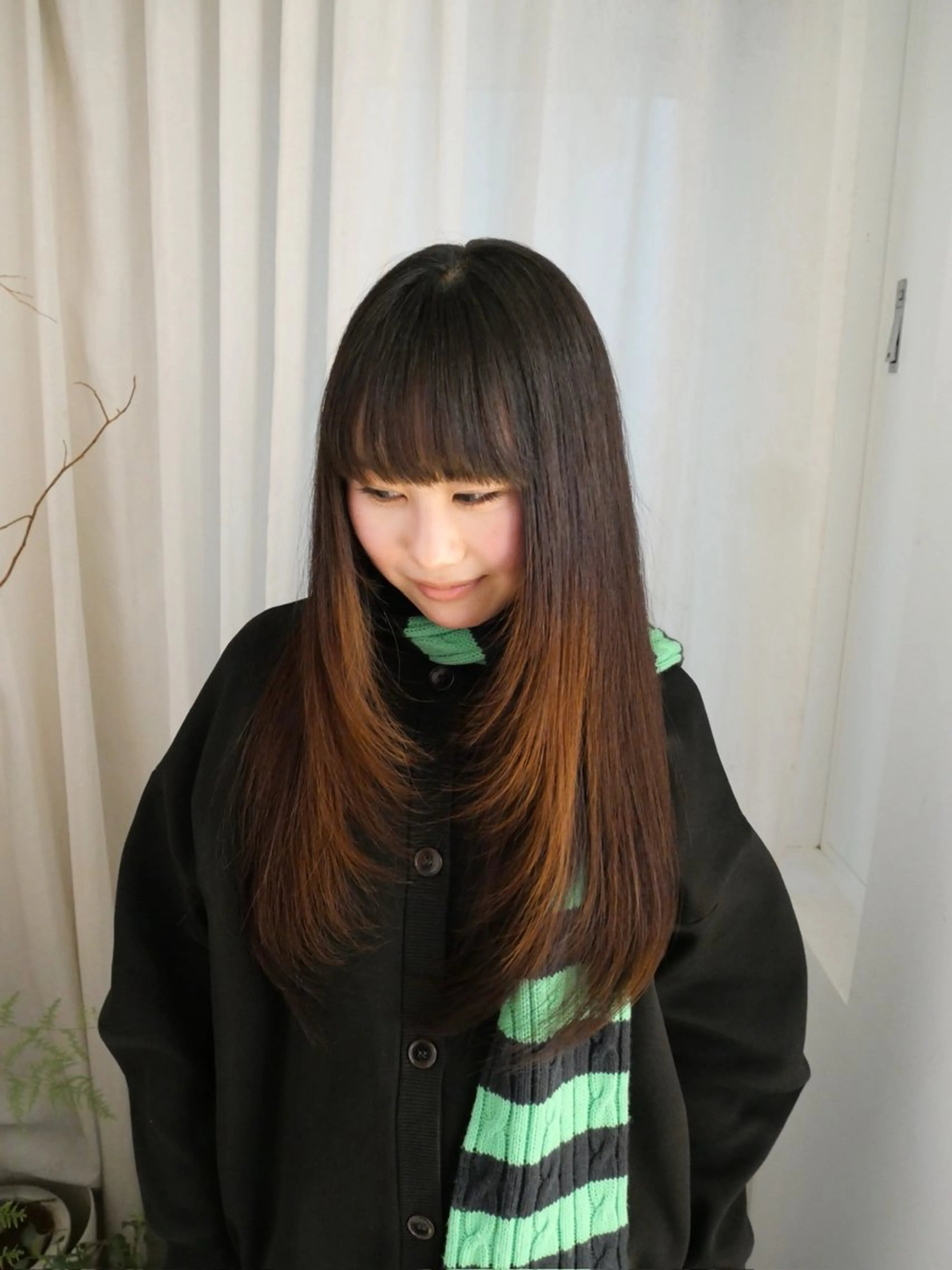 セミロング カットモデル FILMSりくのヘアスタイル