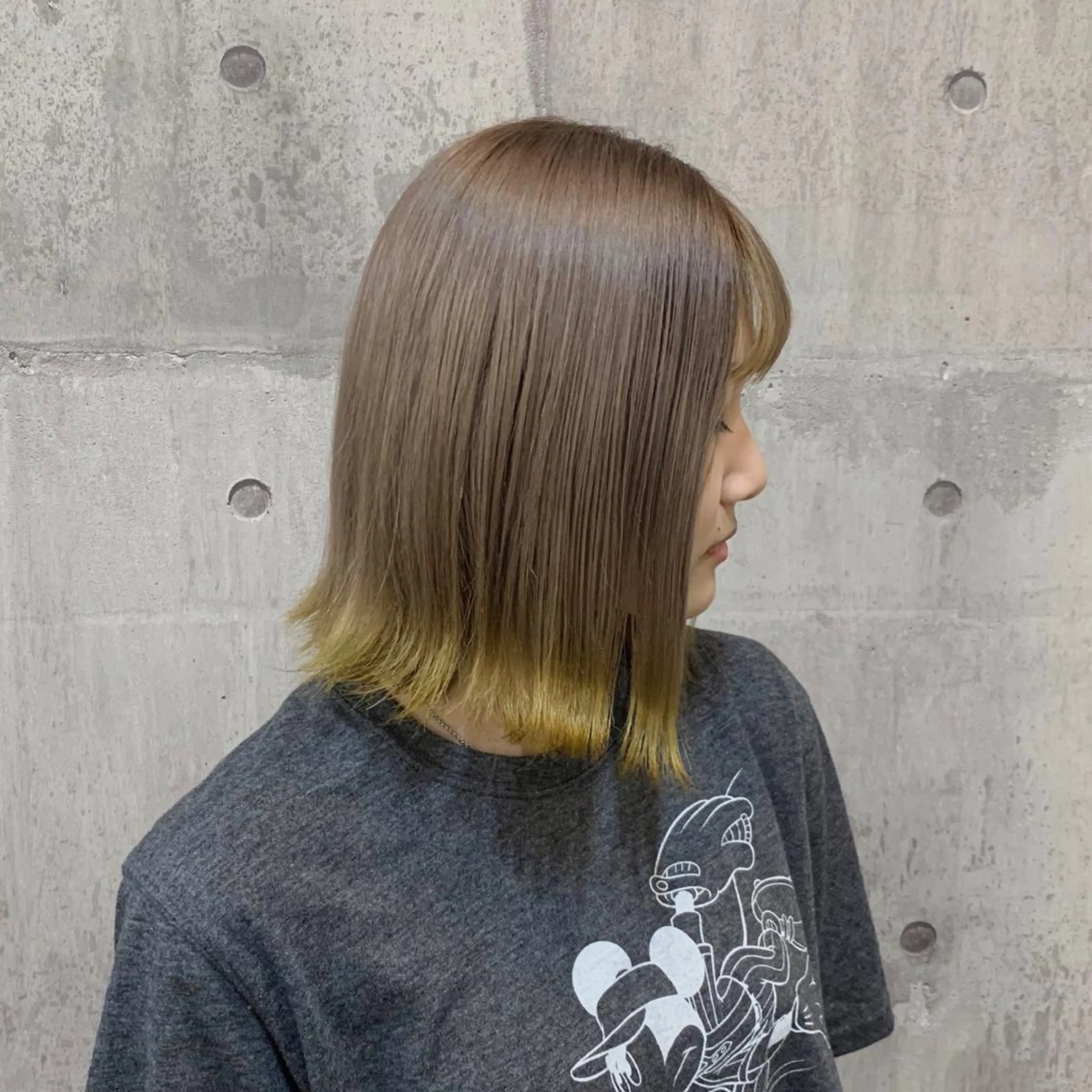 カラー ブリーチ イエローカラー いとう りょうたのヘアスタイル