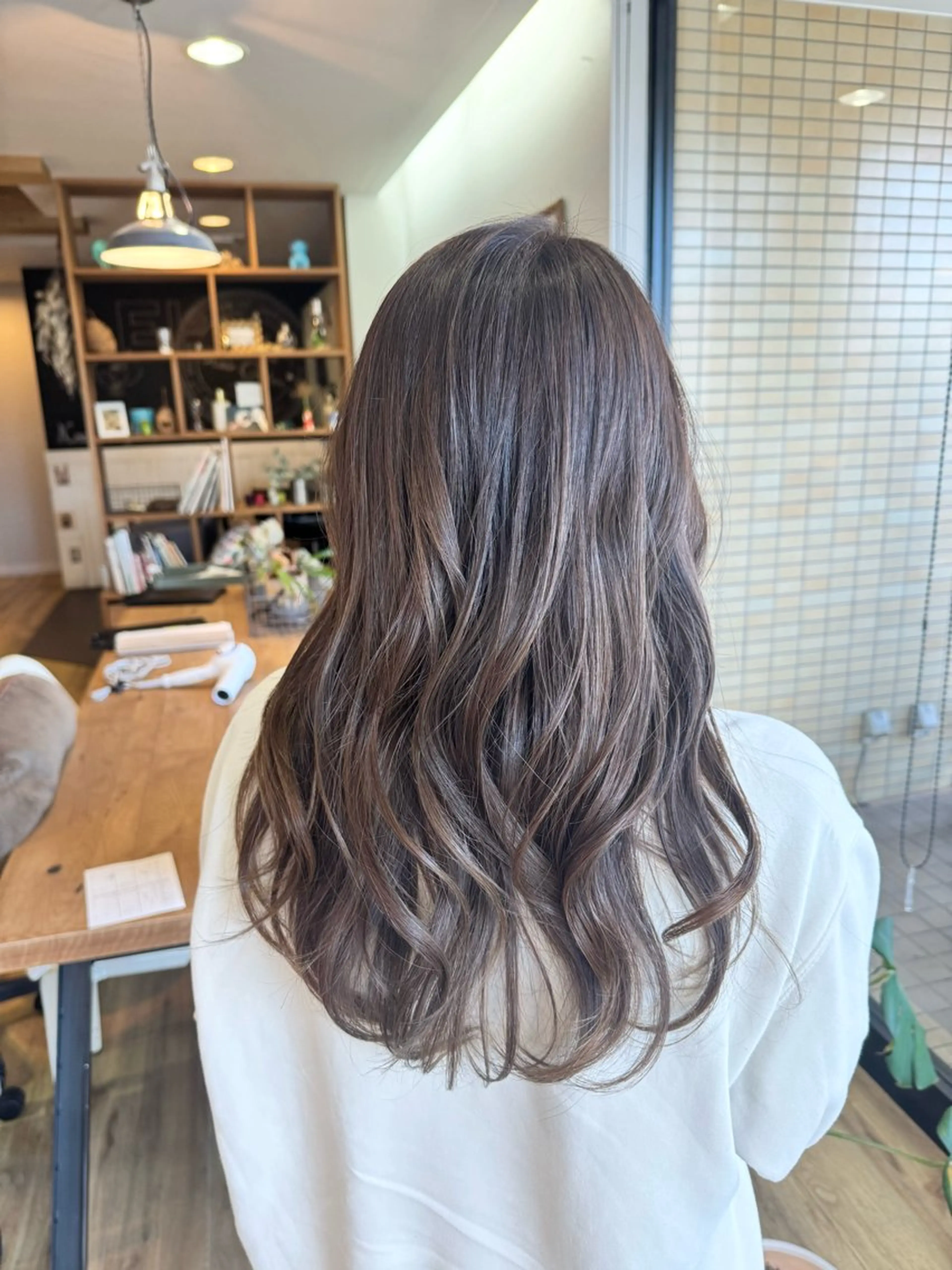 ロング カラー アッシュ アッシュブラウン ブラウンカラー ヘアカラー トリートメント ツキダテ ユイのヘアスタイル