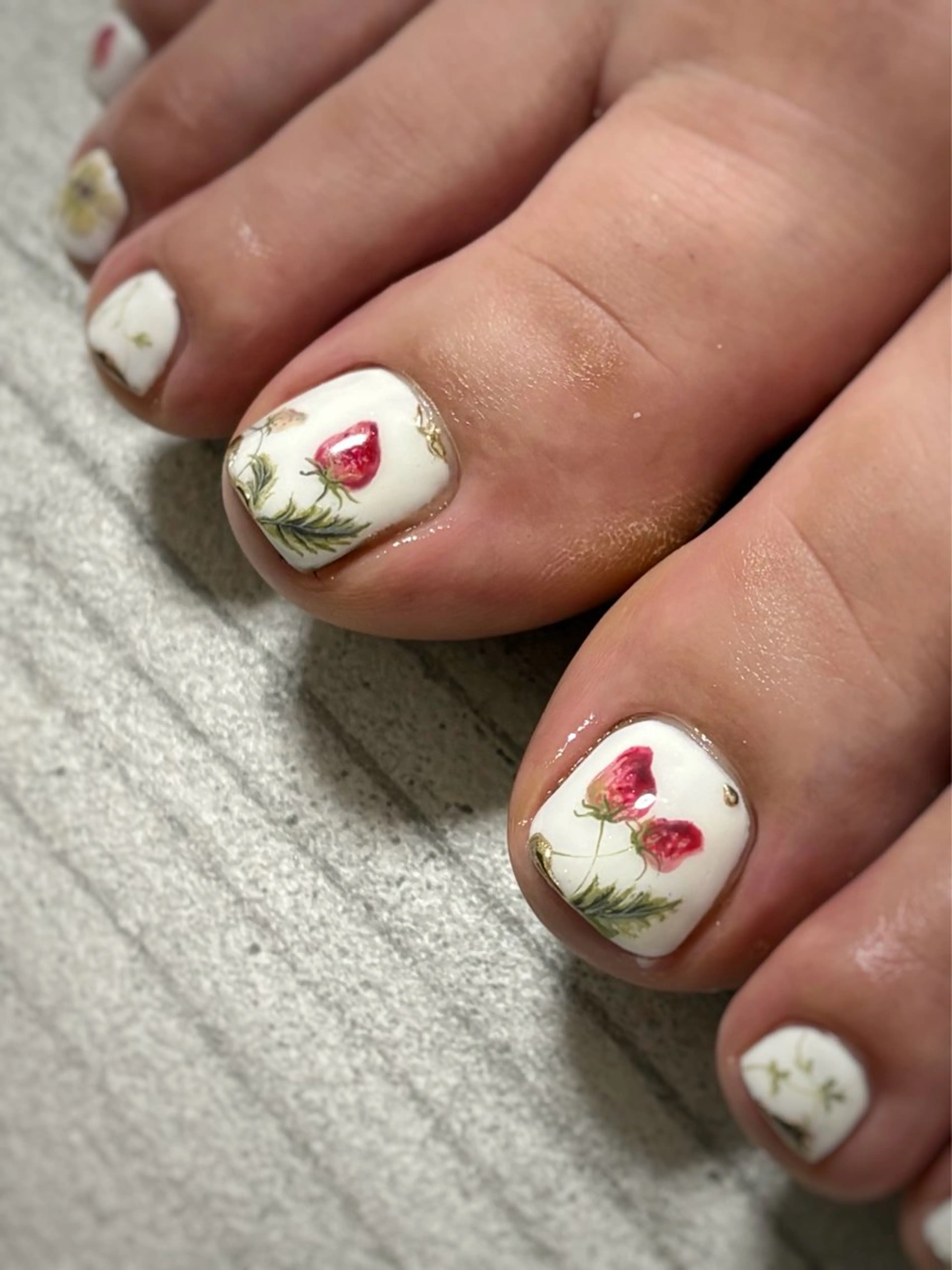 ネイル フットネイル FIORITURA Maikoのネイルデザイン