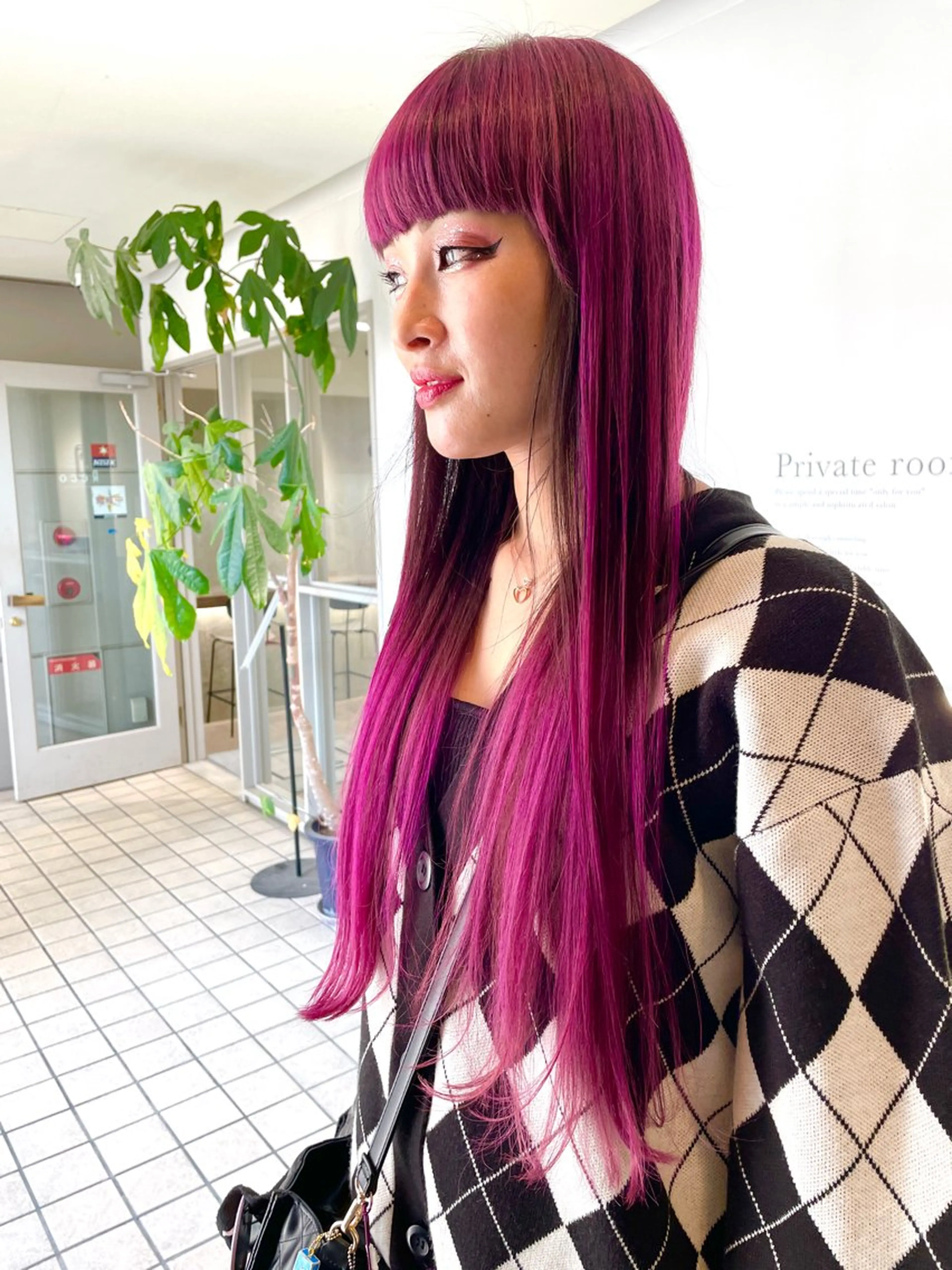 ロング カラー ブリーチ デザインカラー グラデーションカラー ピンクカラー ピンクパープル ヘアカラー トリートメント Share  Salon  Reco【GARDEN】所属・末石 智のヘアスタイル