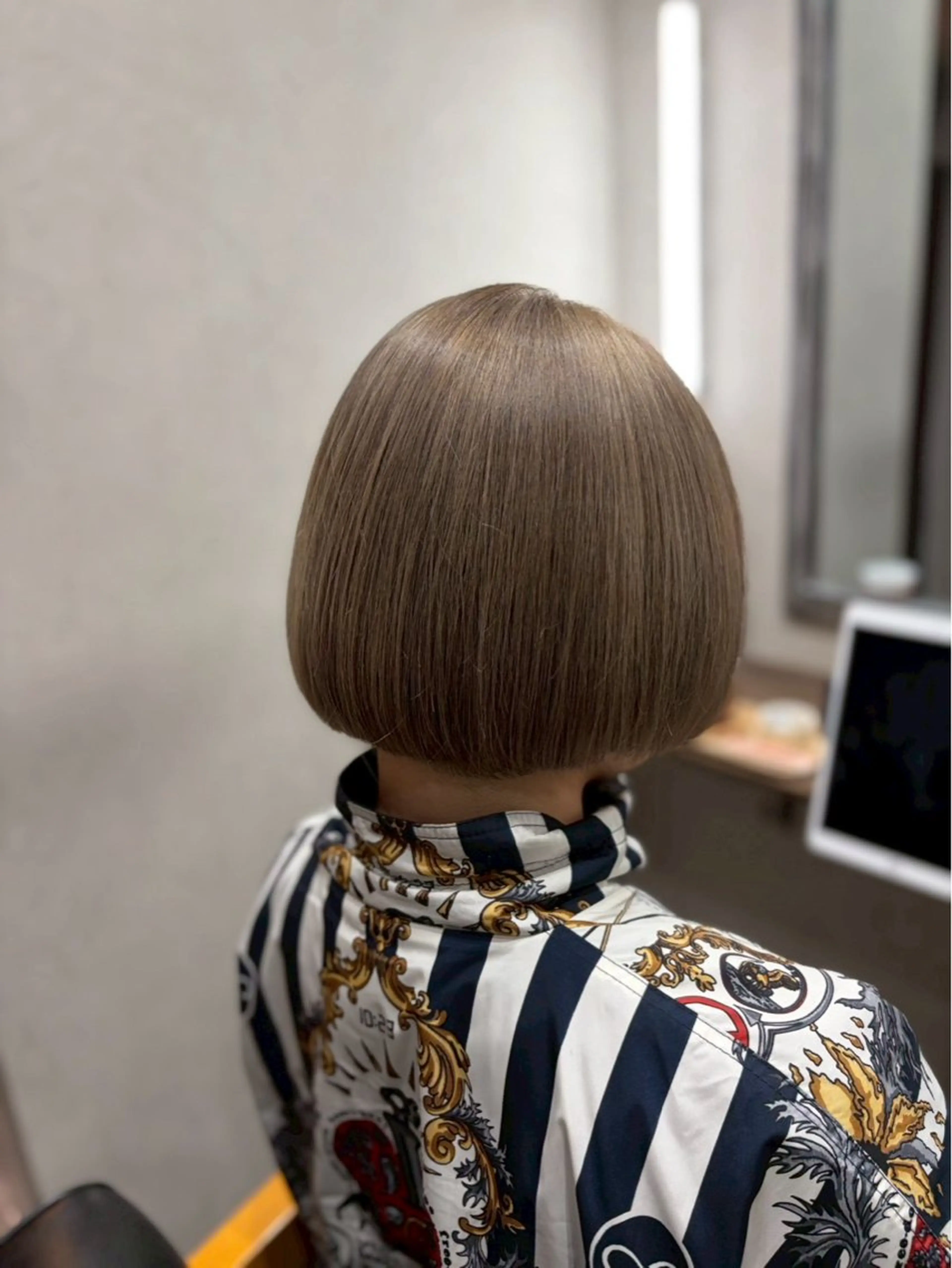 ショート カット ヘアカラー トリートメント 白鳥 正孝のヘアスタイル