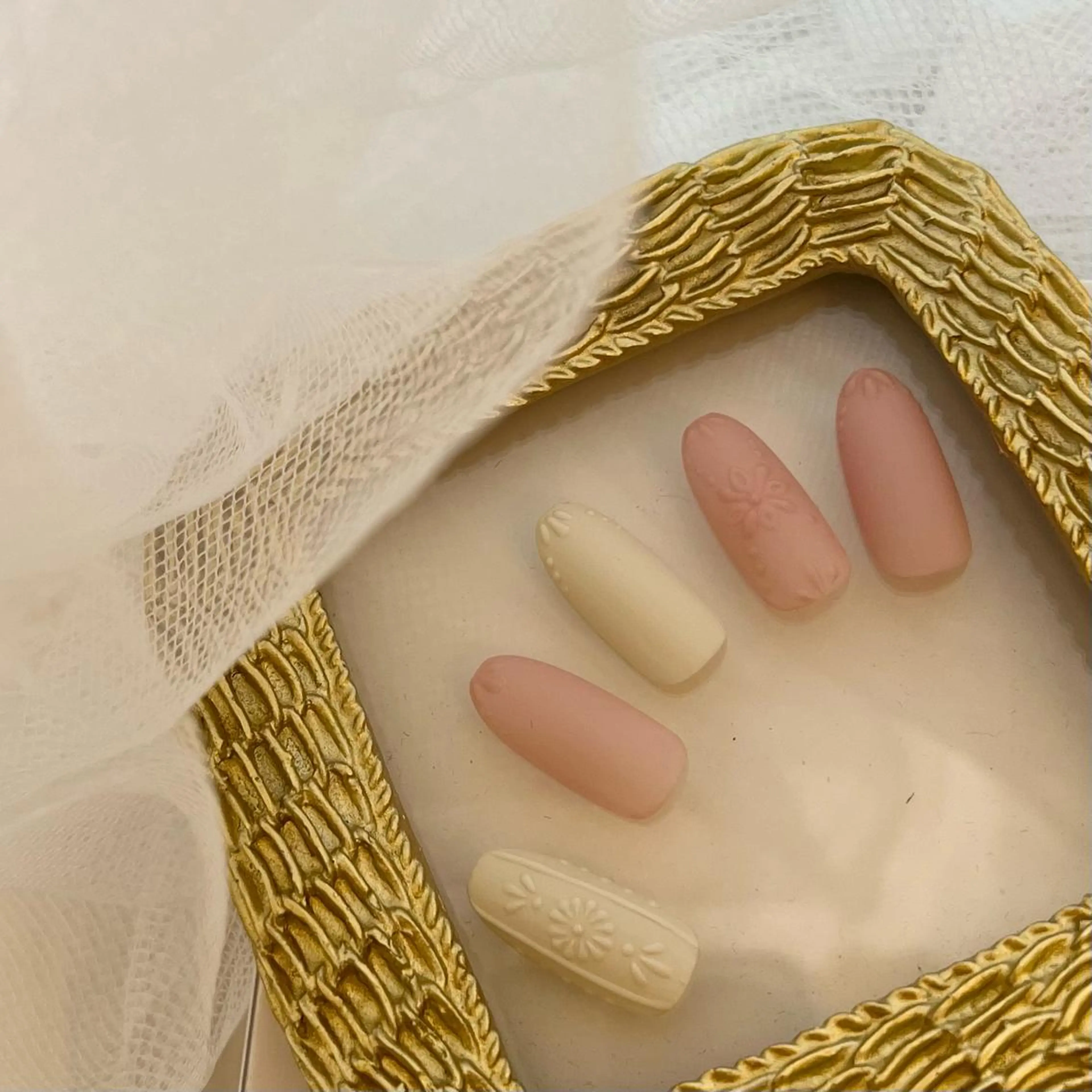 ネイル アートネイル 藤本 楓のネイルデザイン