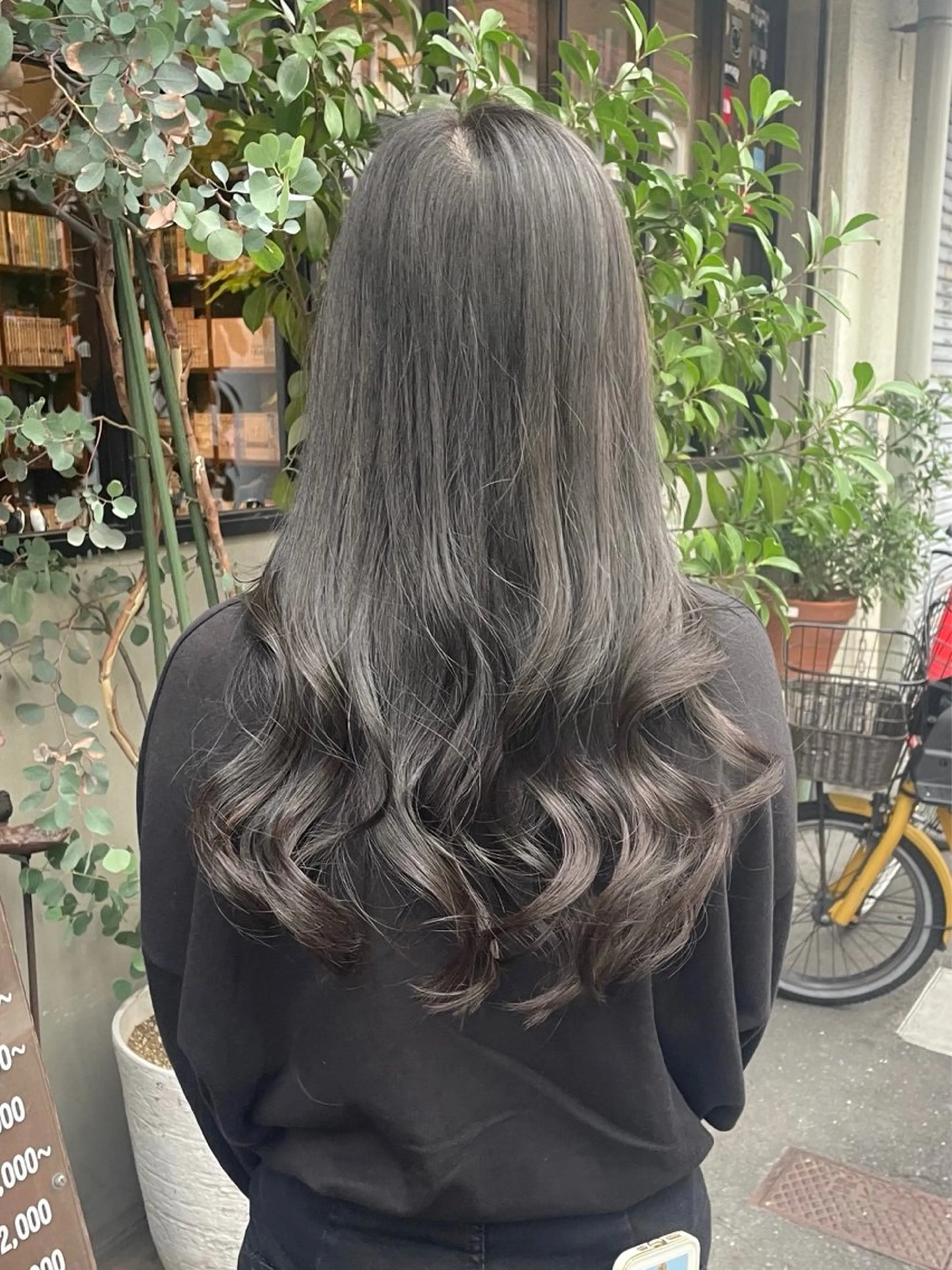 カラー アッシュ アッシュグレー ヘアカラー 竹内 春奈のヘアスタイル