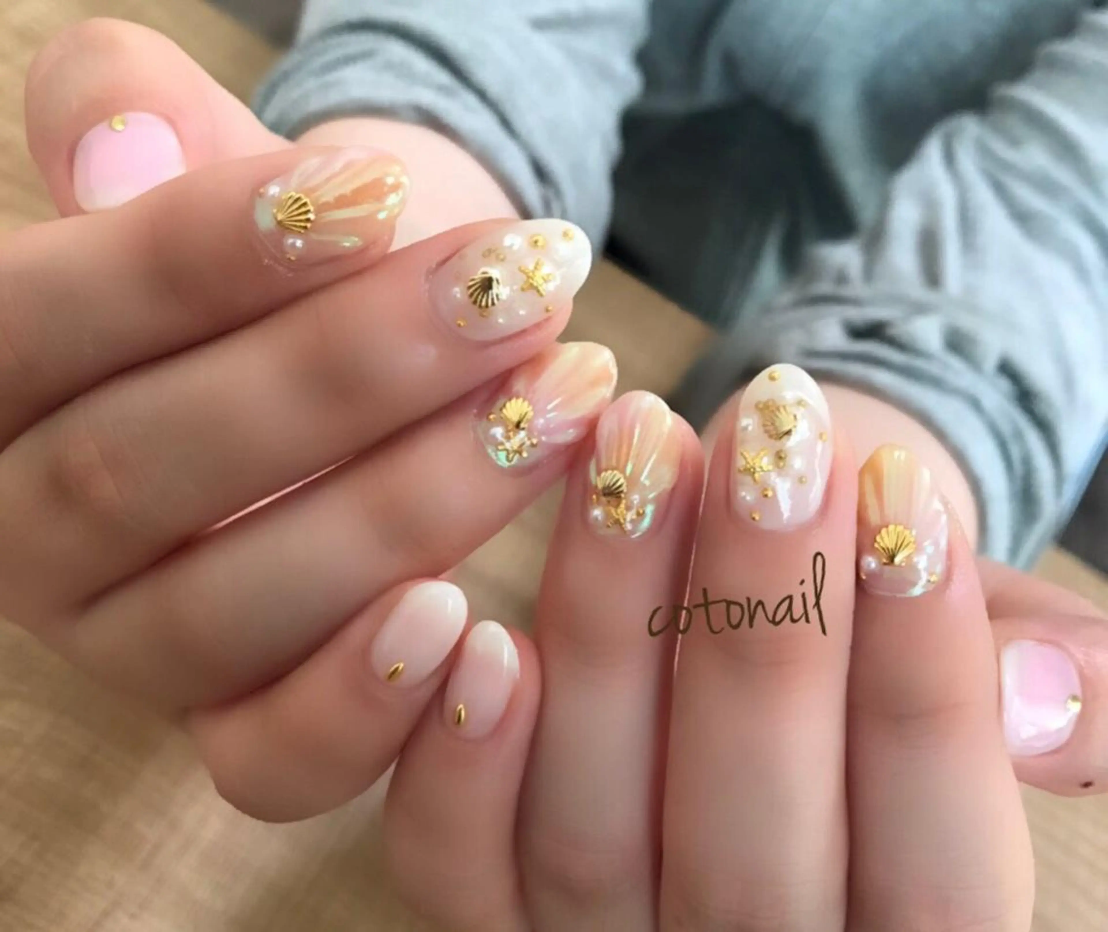 ネイル ツメトマツゲ .のネイルデザイン