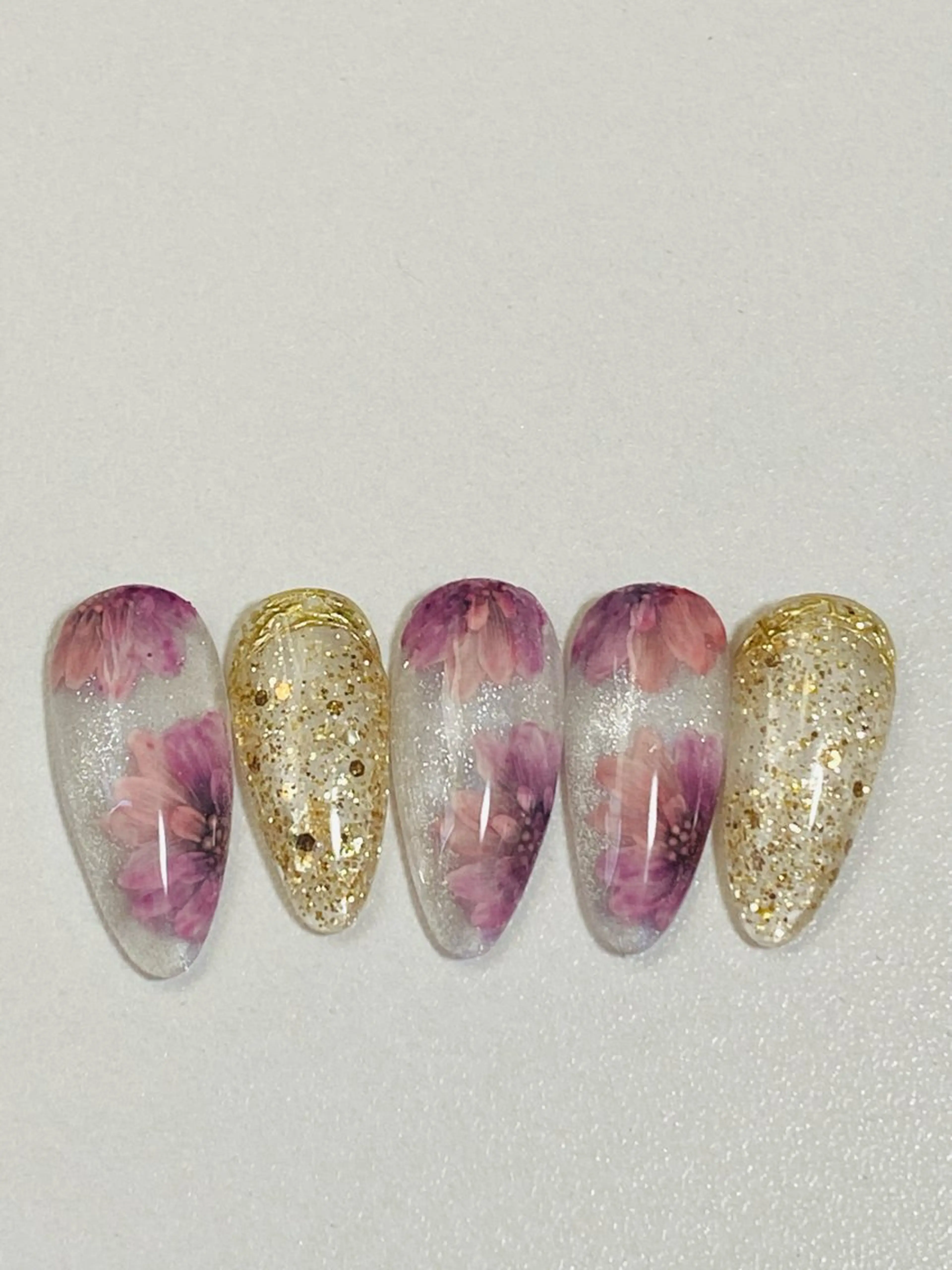 ネイル フラワーネイル マグネットネイル 自宅ネイルサロン ♦️nuance♦️のネイルデザイン