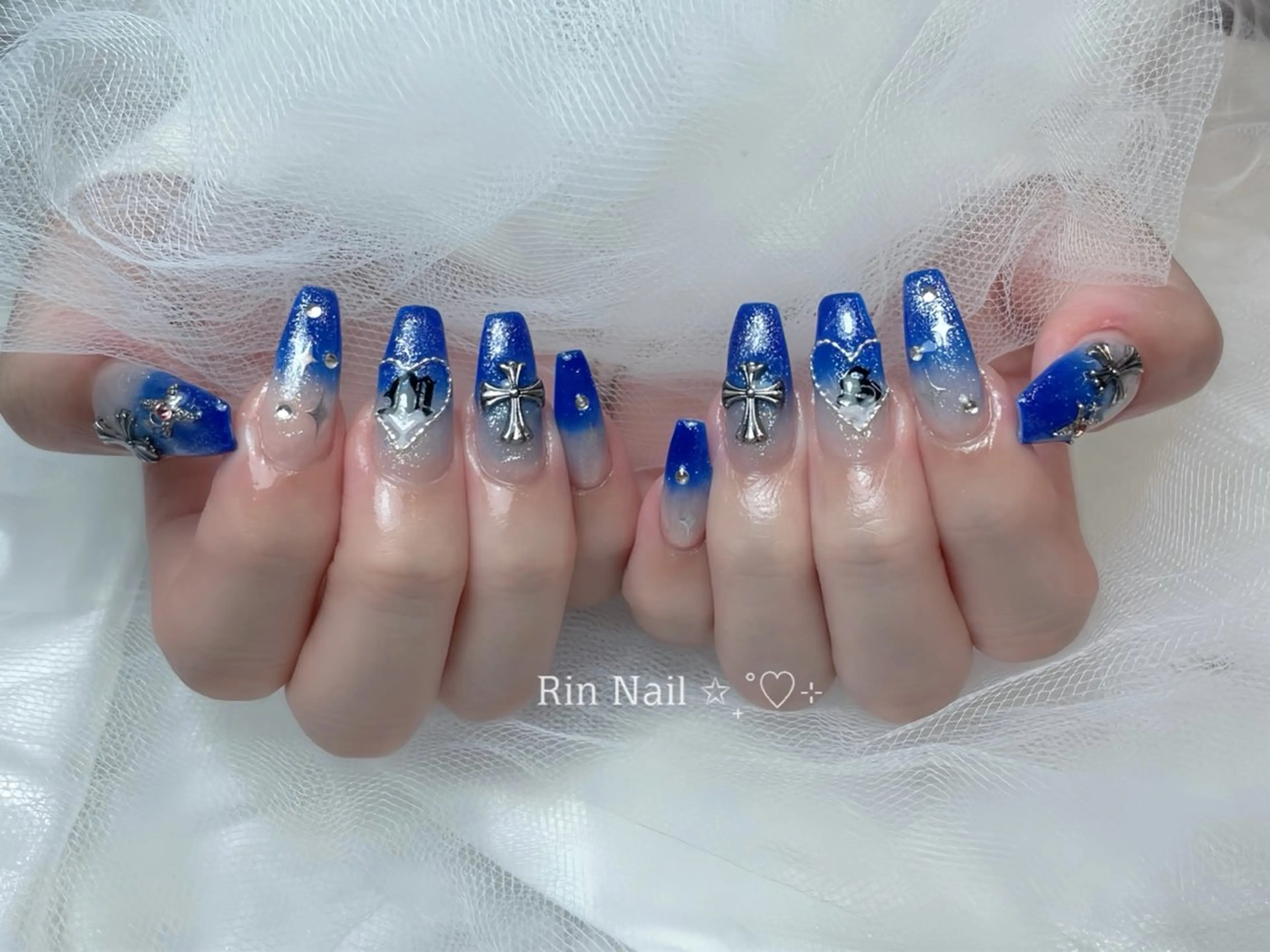 ネイル アートネイル チークネイル ジェルネイル ロングネイル マグネットネイル ハンドネイル Rin Nail 新大久保店のネイルデザイン