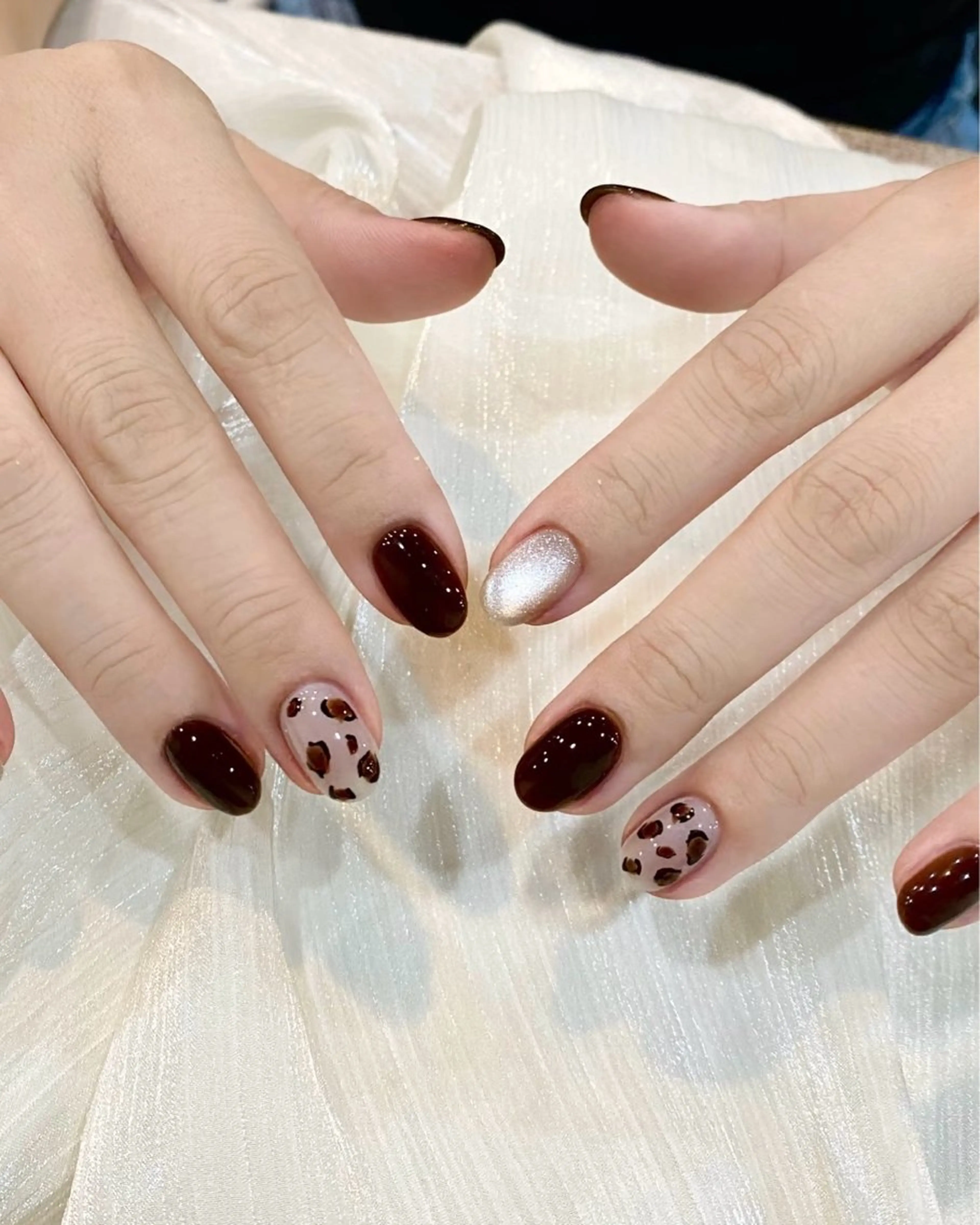 ネイル チークネイル フレンチネイル キラキラネイル 韓国ネイル ワンホンネイル ハンドネイル Speraネイル 大宮店🎀のネイルデザイン