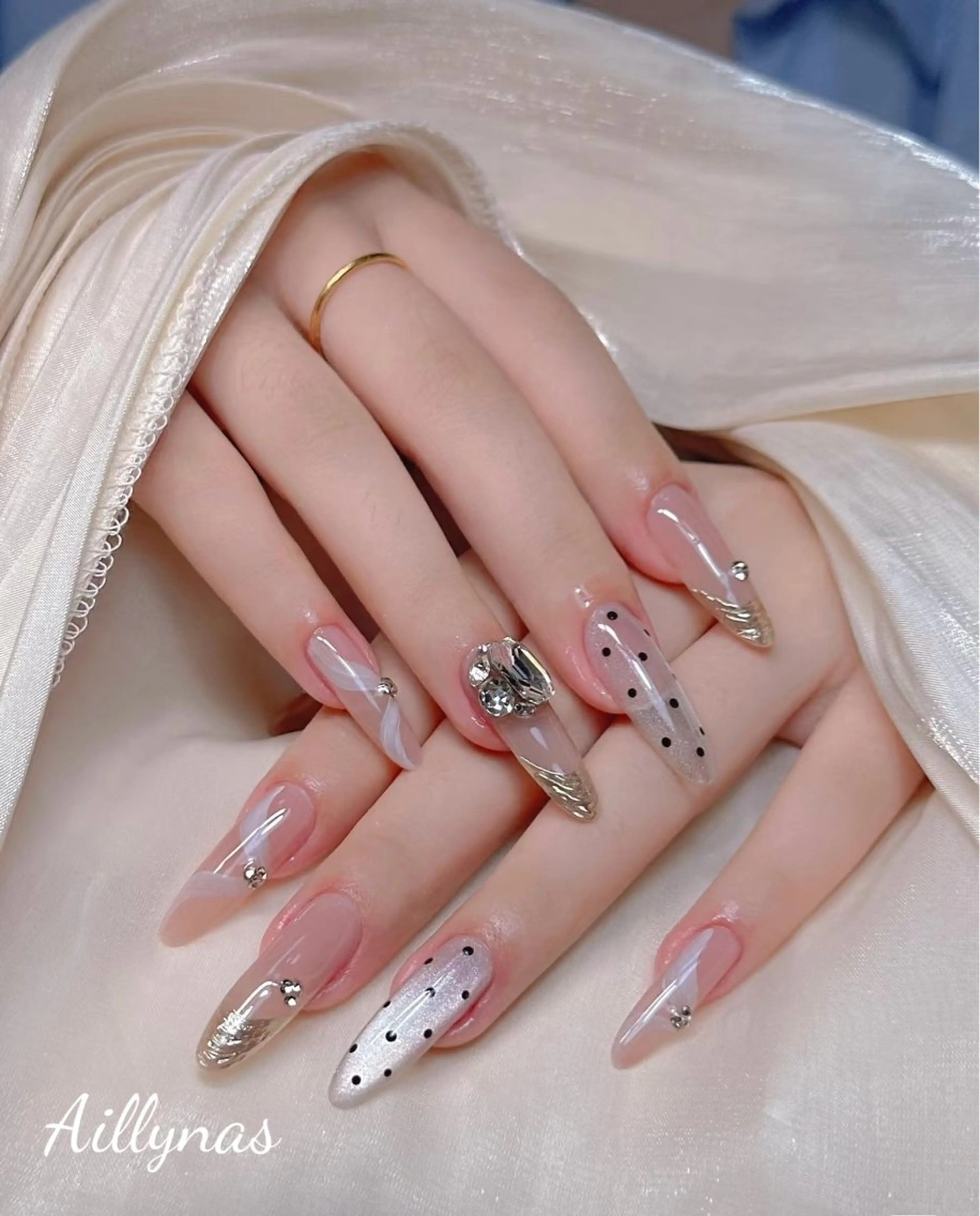 ネイル AILLYNAS nail&eyelash所属・Aillynas ネイリストのネイルデザイン