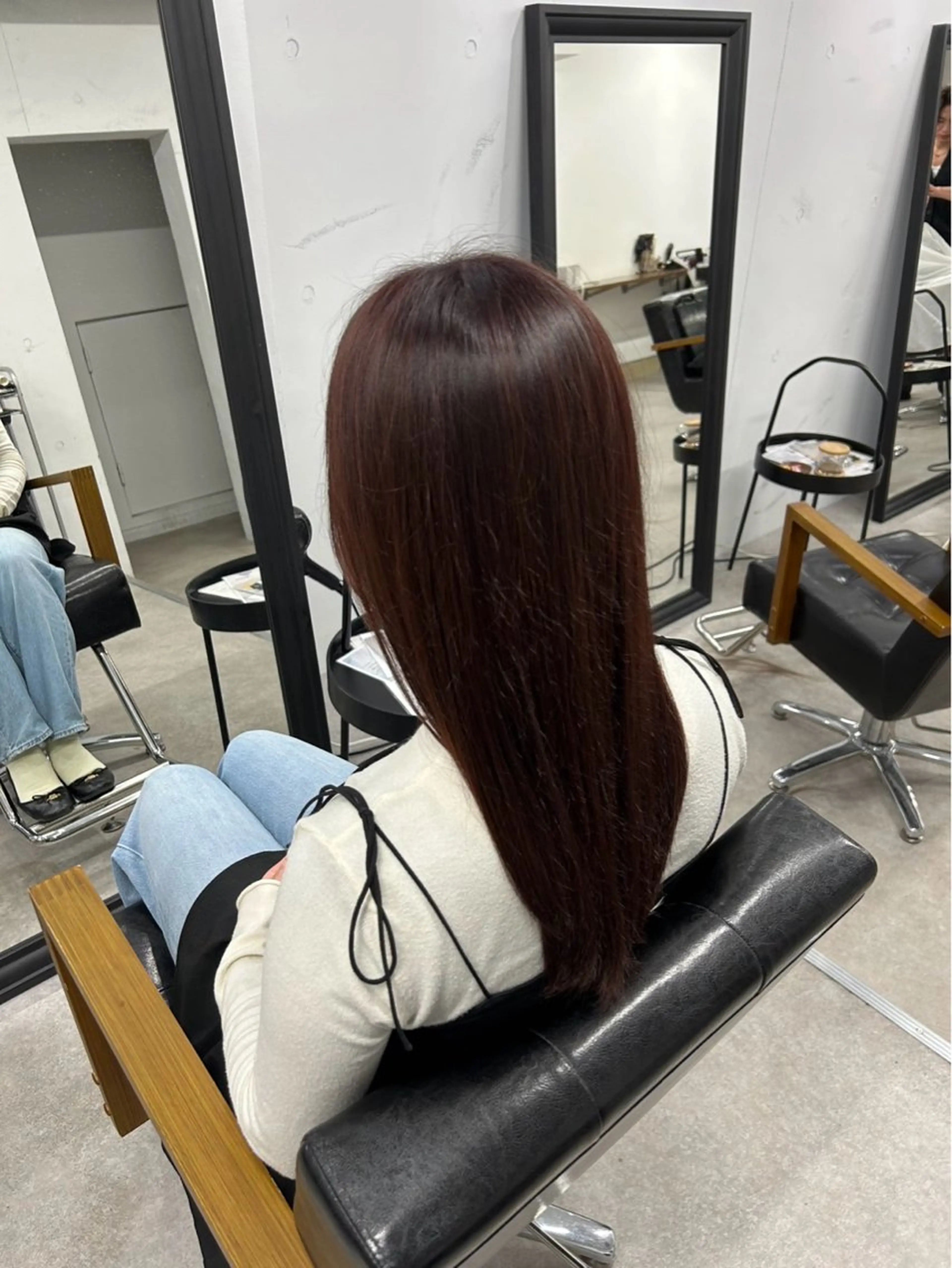 ロング カラー レッドカラー darts所属・太田 すず香のヘアスタイル