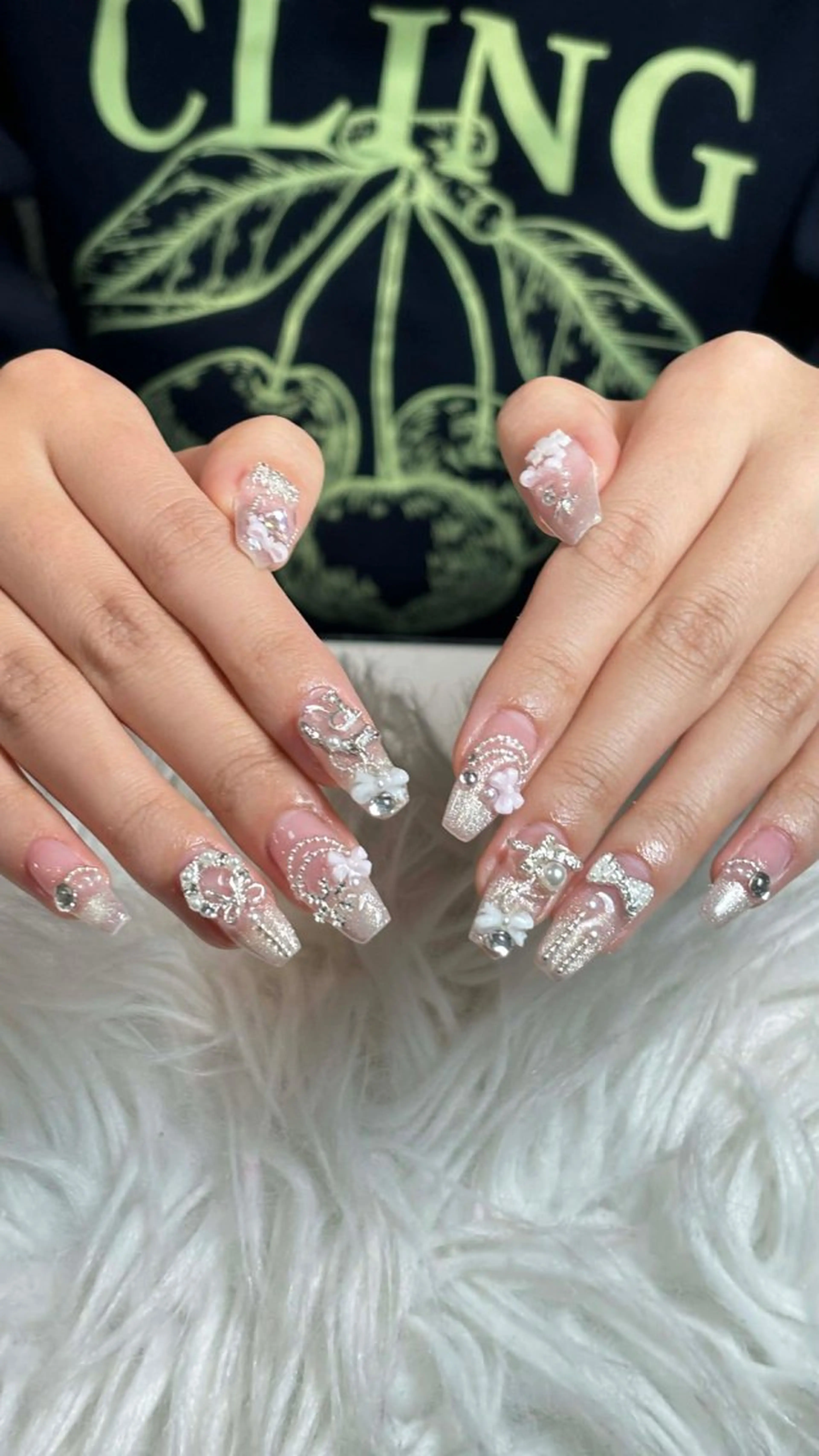 ネイル オーロラネイル ボルドー ブラウン 氷ネイル・うるうるネイル キラキラネイル ハンドネイル Julli NailStudioのネイルデザイン