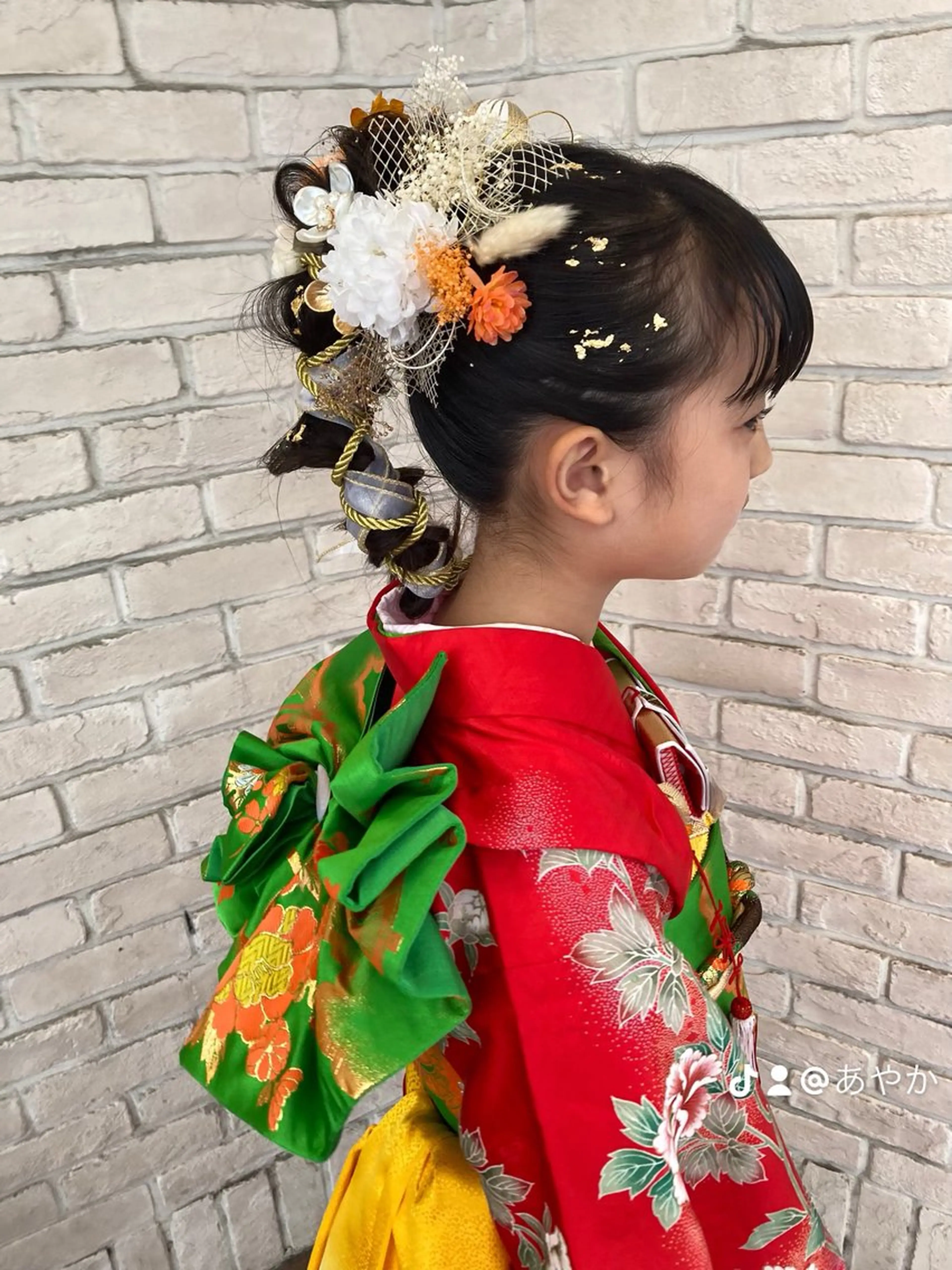 ヘアアレンジ キッズ ハウス山下あやか 成人式カットカラーのヘアスタイル