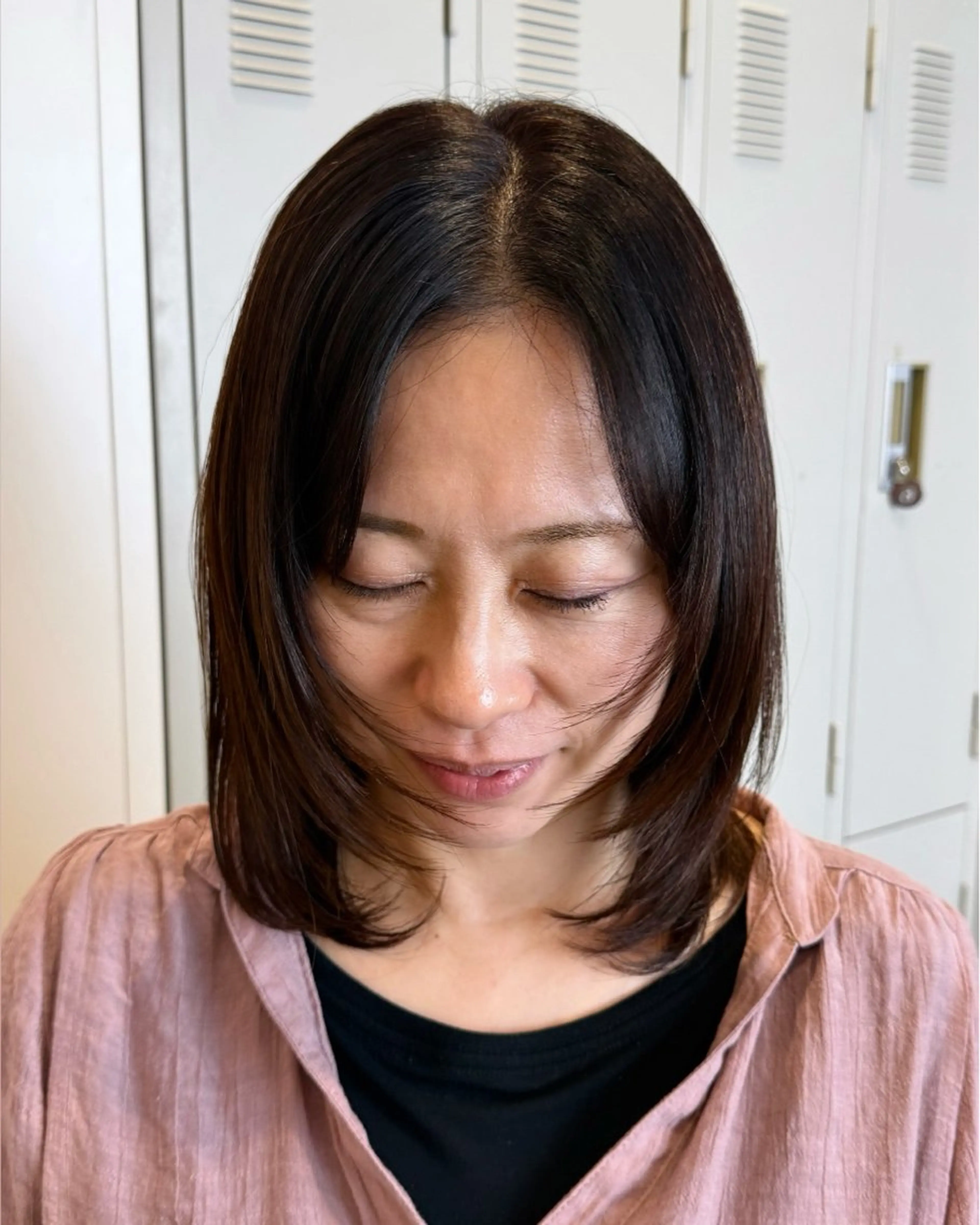 ミディアム 顔まわりレイヤー 顔周りカット レイヤーカット Grandoll Luxe所属・大神 鈴夏のヘアスタイル