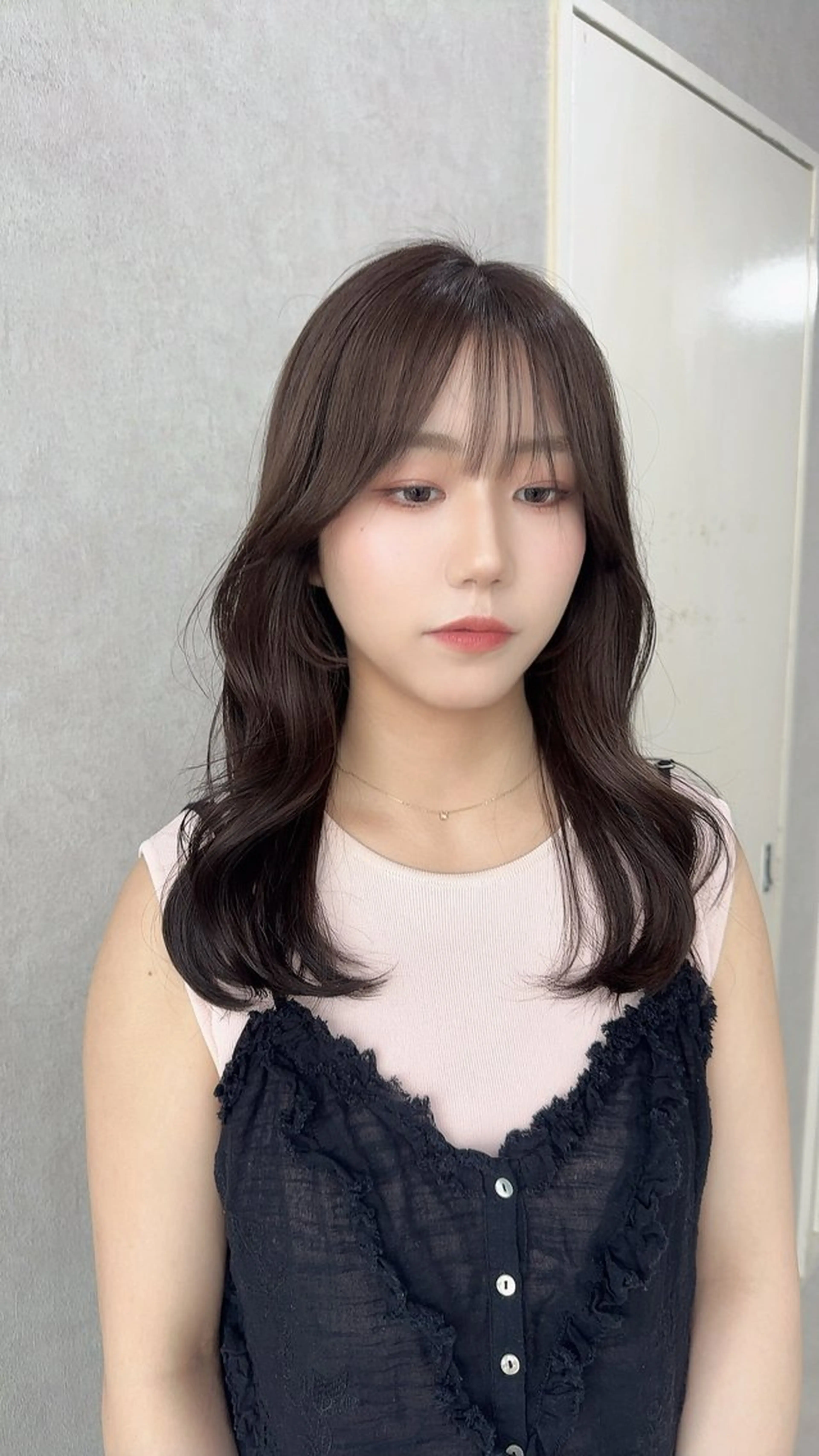 ロング カラー アッシュ アッシュブラウン ベージュカラー 黒髪 ブリーチ カット ヘアカラー トリートメント 赤み無し柔らかカラー 【梅田】madokaのヘアスタイル