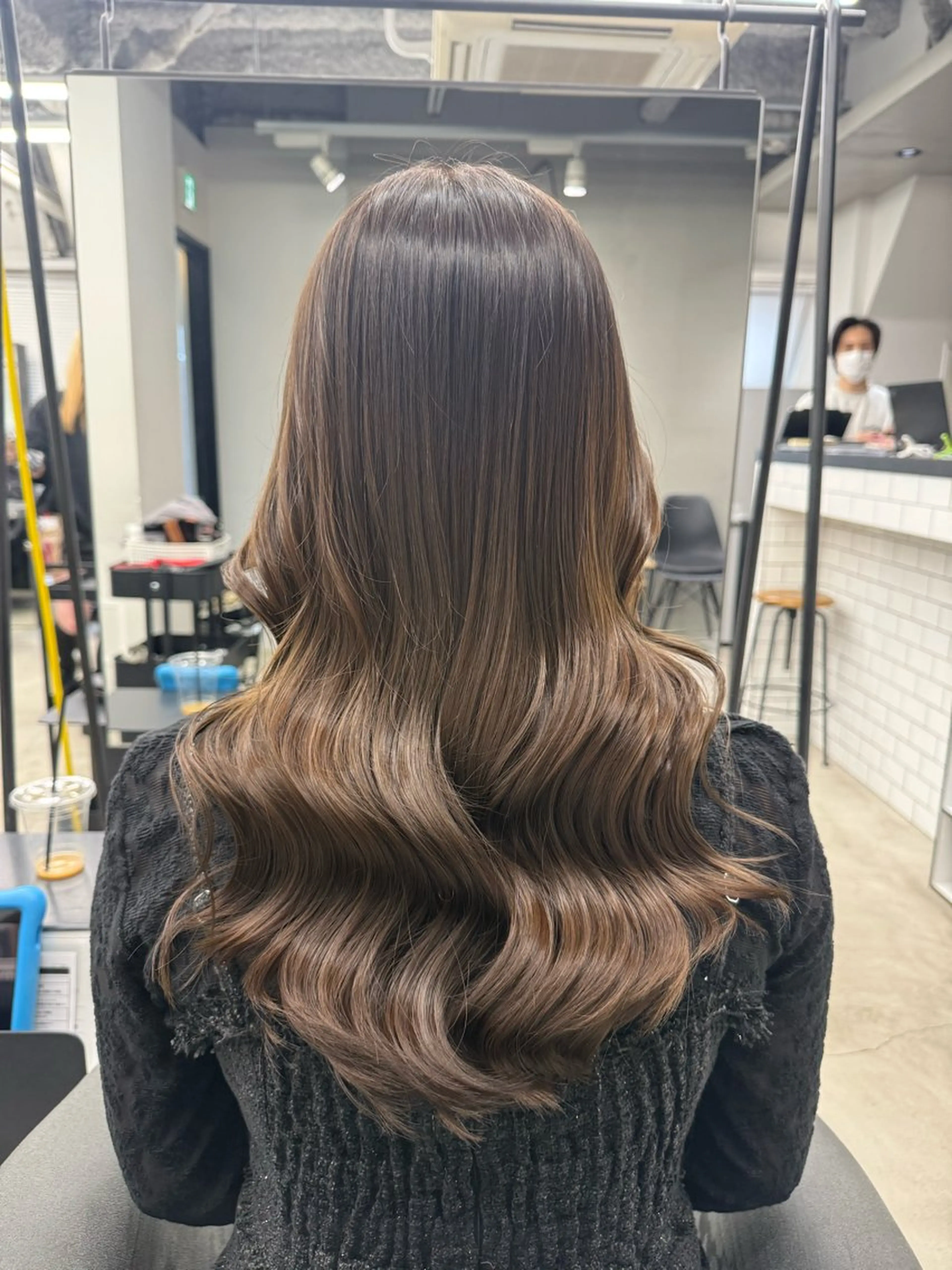ロング カラー ベージュカラー ブリーチ ケアブリーチ 透明感カラー デザインカラー ヘアカラー トリートメント ヘッドスパ ハイトーン/髪質改善 🦋岩渕かすが🖤のヘアスタイル
