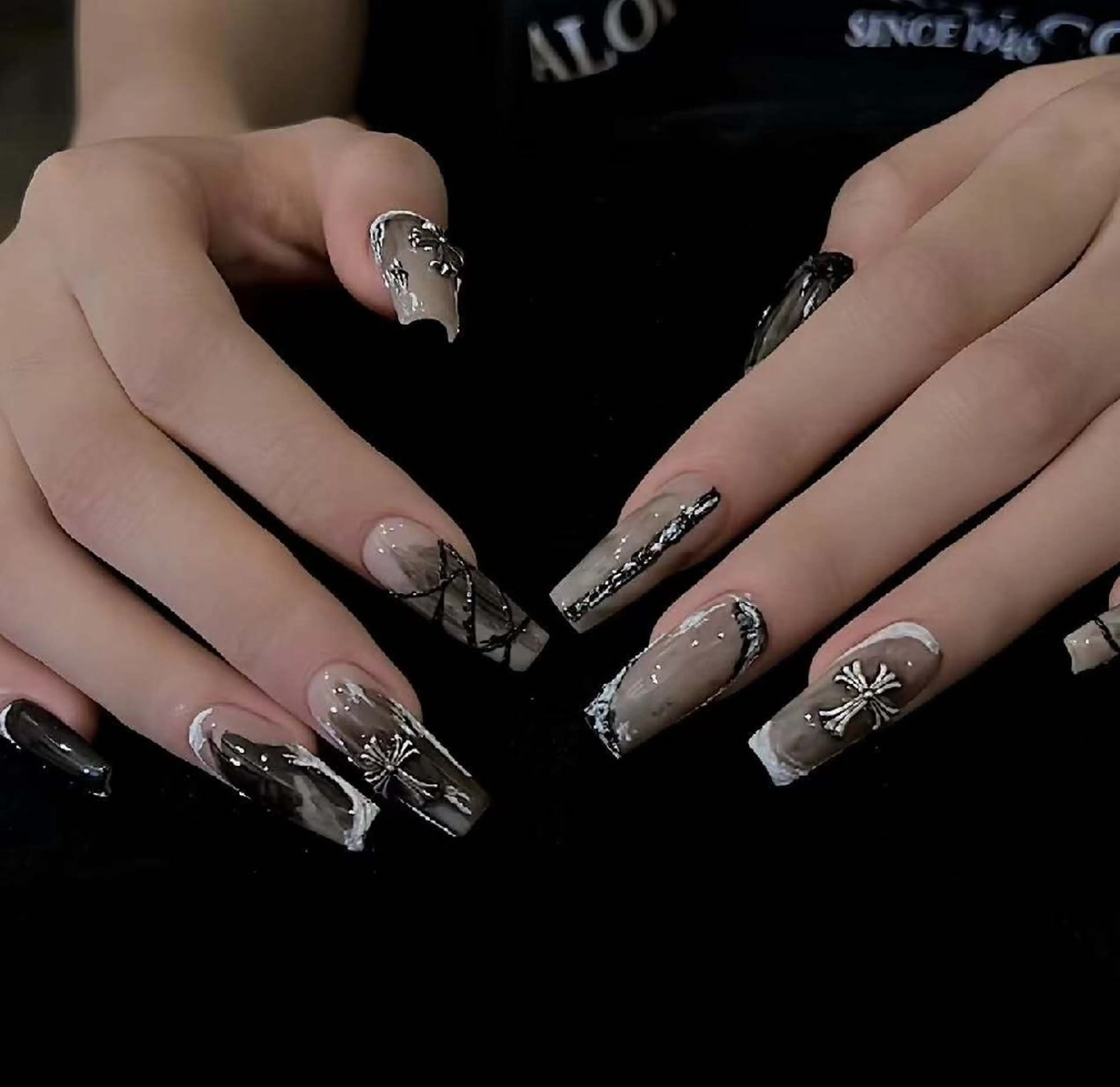 ネイル オーロラネイル フラワーネイル フットネイル フレンチネイル ジェルネイル ハンドネイル Oomiya 服部のネイルデザイン