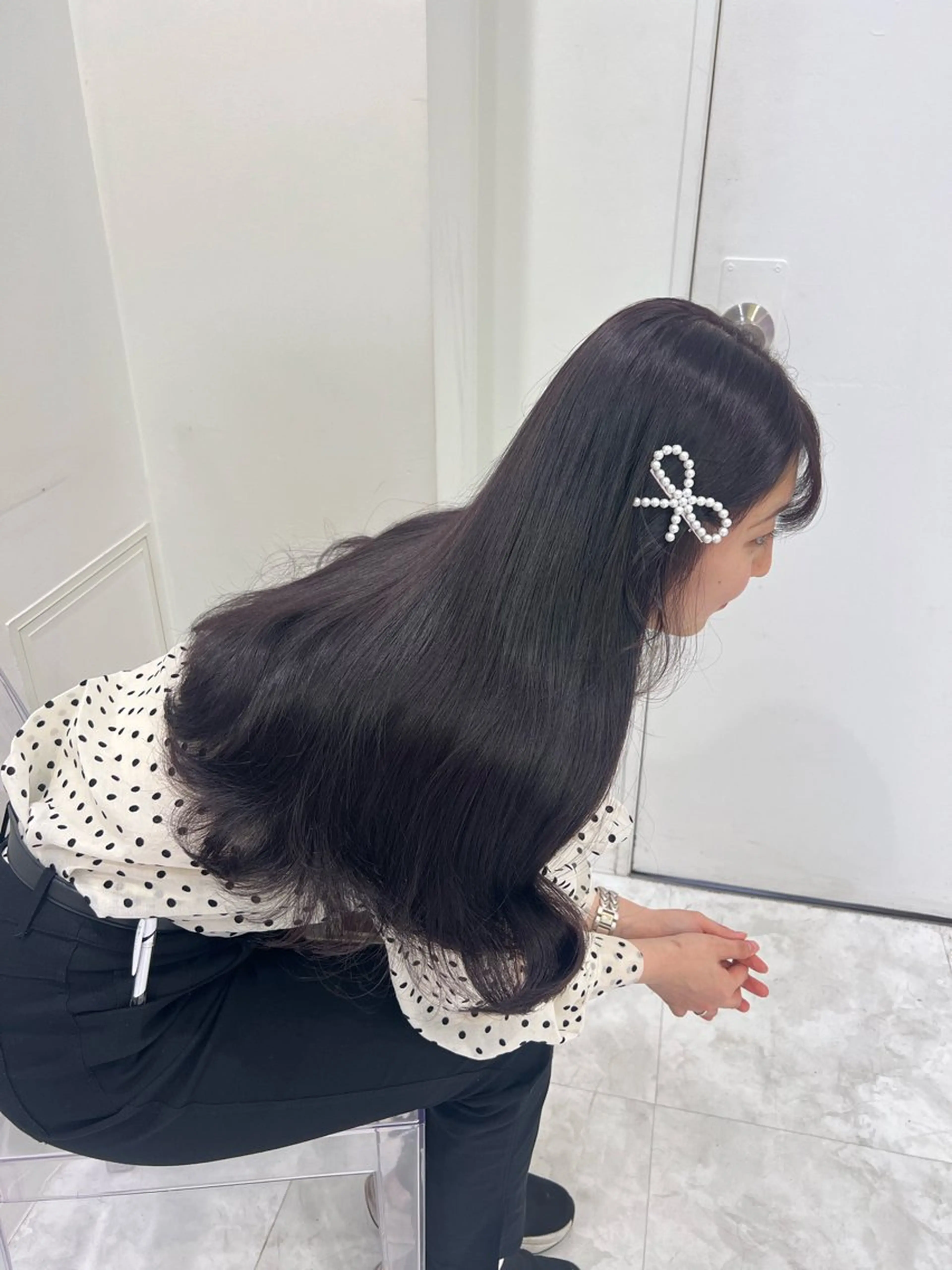 ロング カラー ヘアアレンジ 黒髪 ブルーカラー ブルーブラック 透明感カラー 韓国風ヘア カット ヘアカラー 色気ある大人カラー /ブリーチなしのヘアスタイル