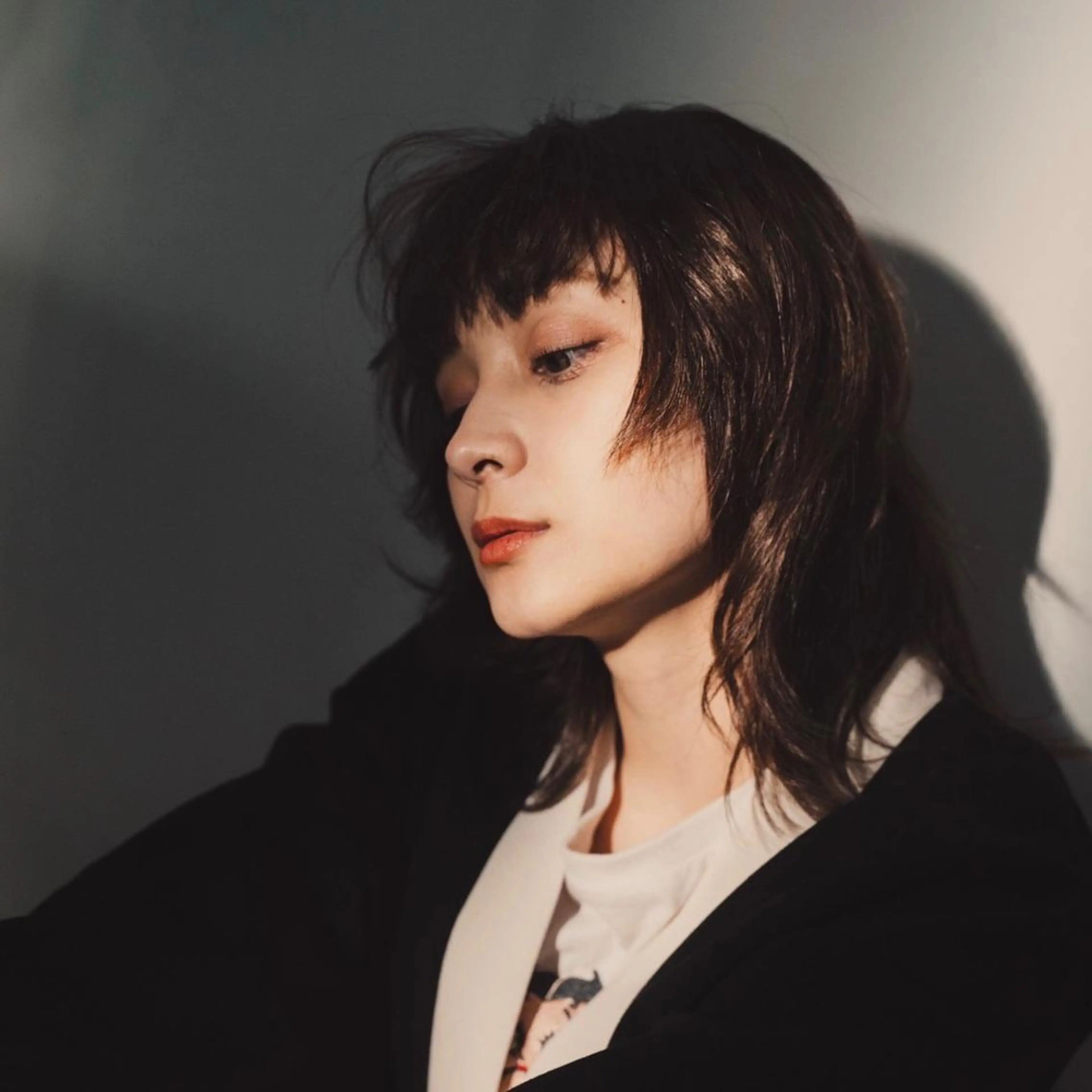 ミディアム パーマ カット ヘアカラー ショートとレイヤーが 好きな人|三浦翔のヘアスタイル