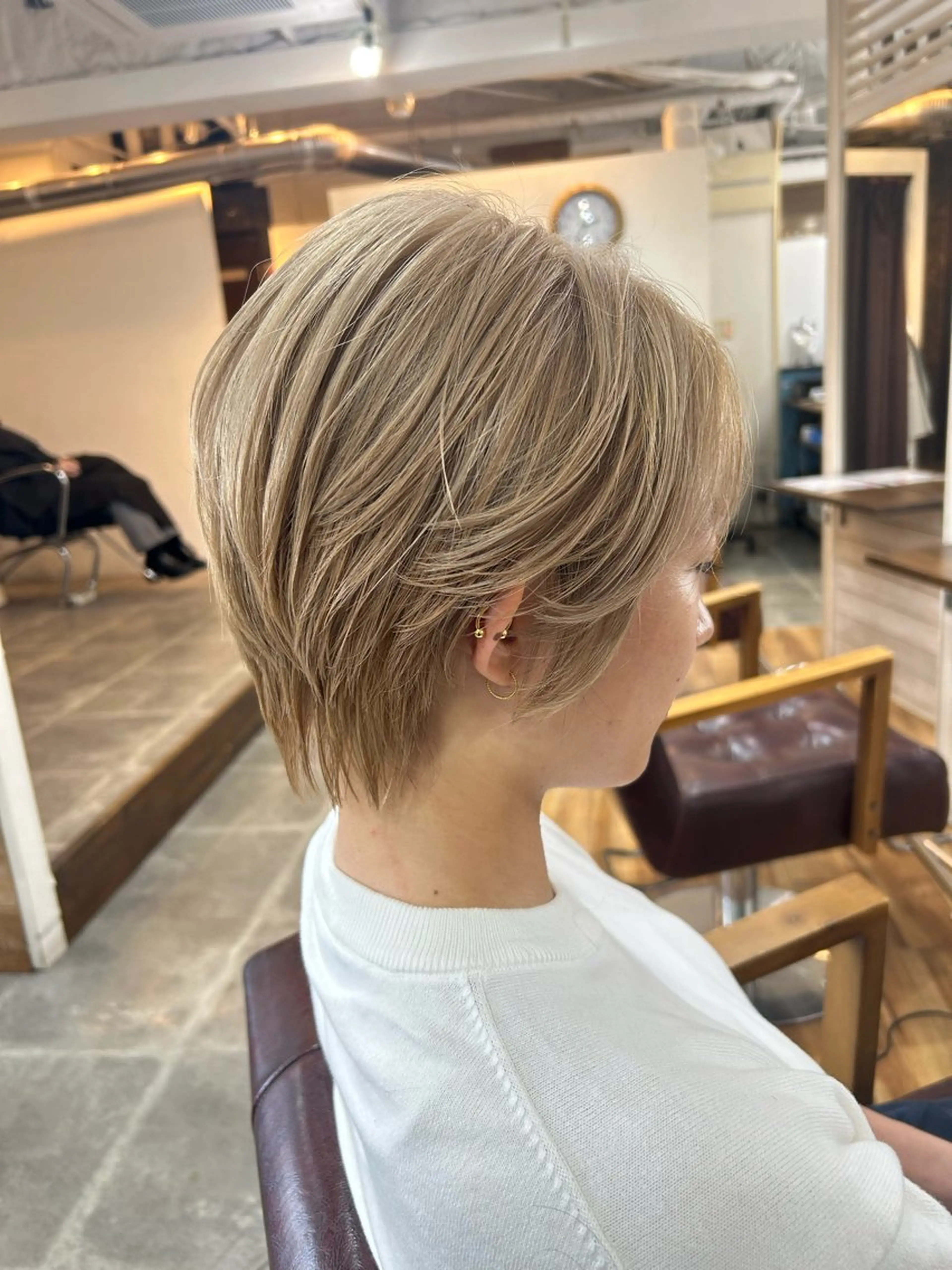ショート カラー ブリーチ ダブルカラー イヤリングカラー ハイライトカラー イルミナカラー ヘアカラー CECIL hair なんば店所属・メンズパーマ 艶髪☆店長☆有馬のヘアスタイル