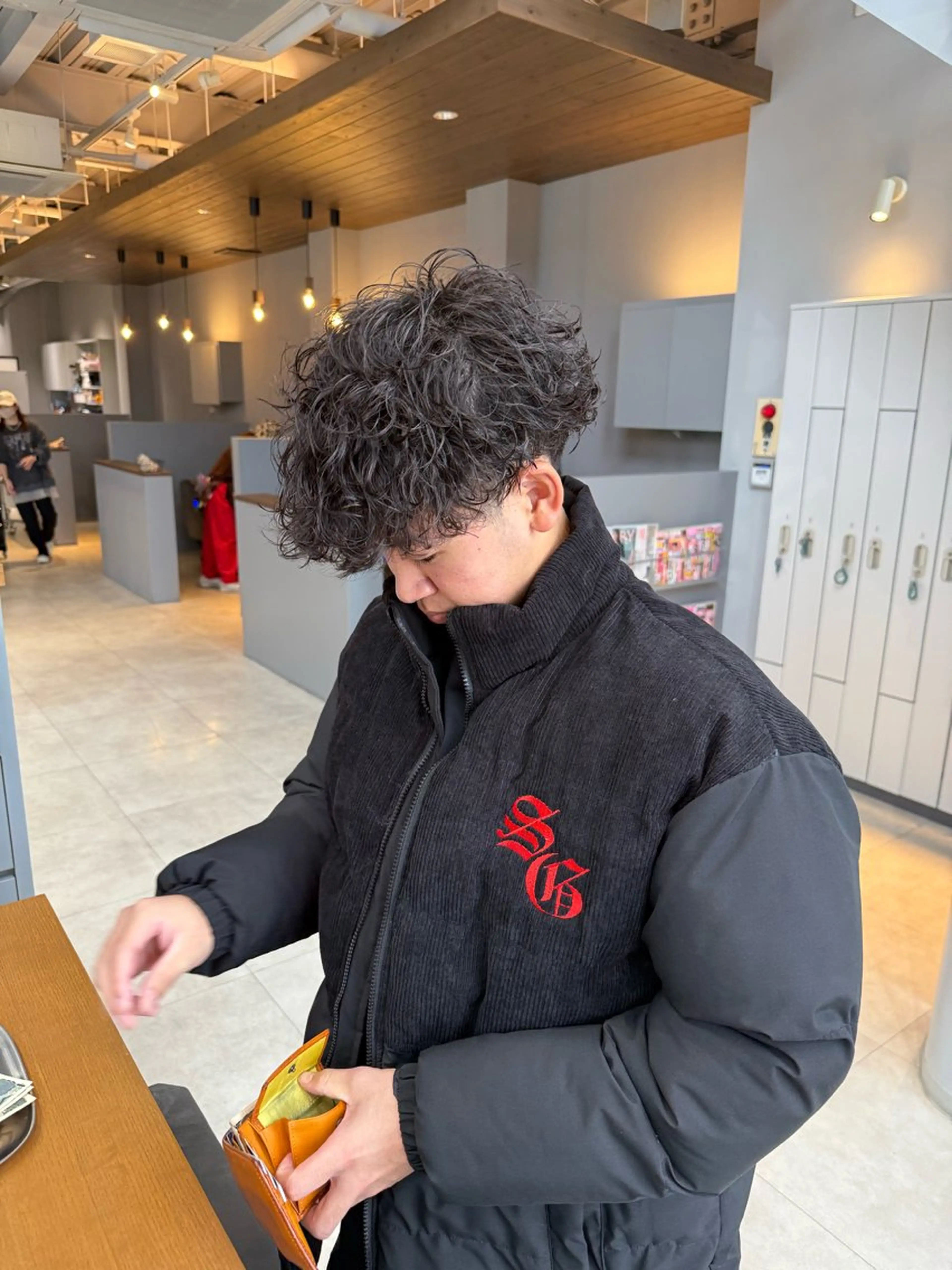 パーマ メンズ メンズパーマ 波巻きパーマ カット 石原圭悟 /ショート/艶カラーのヘアスタイル