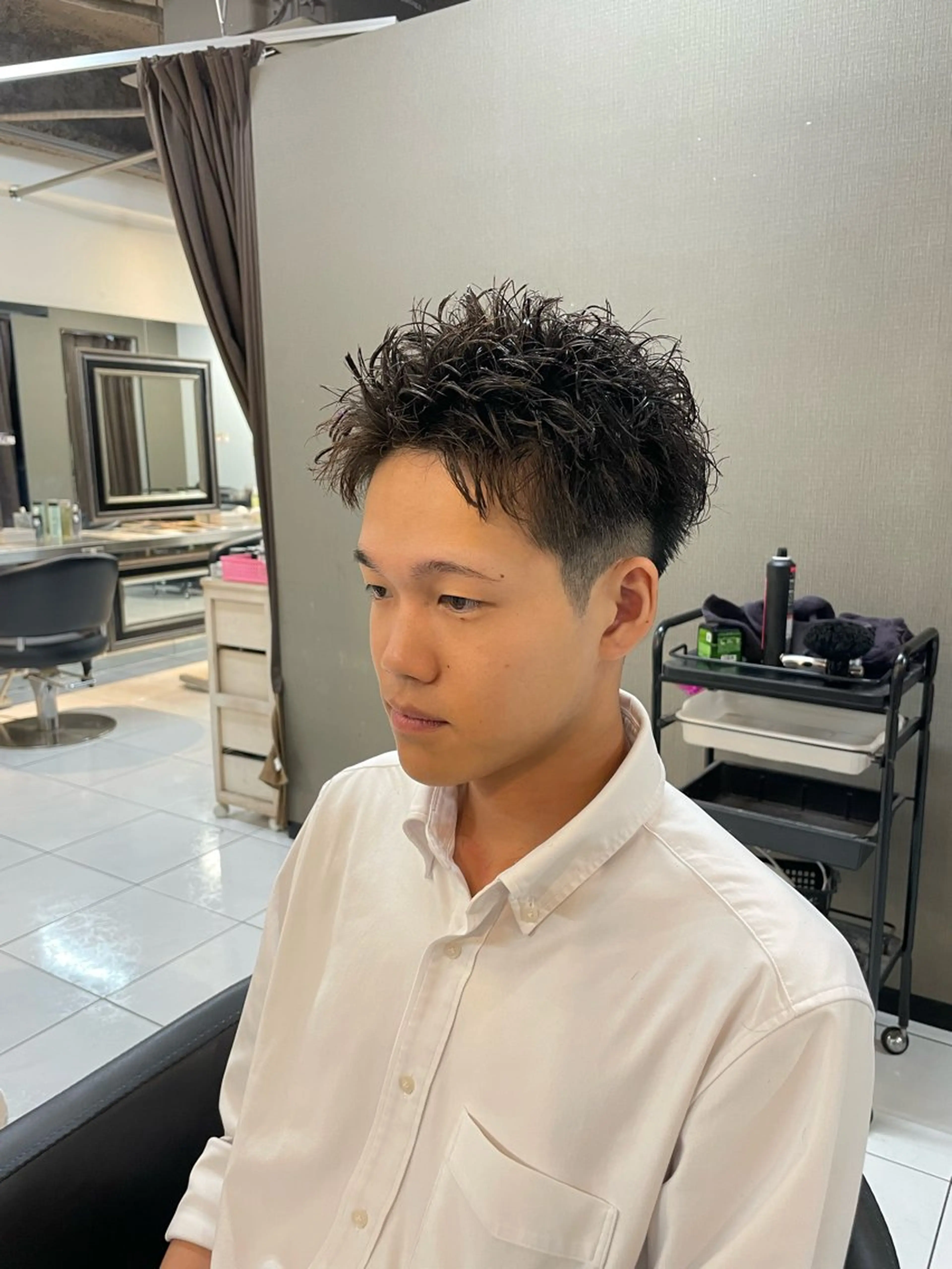 カラー パーマ メンズ アップバング メンズパーマ スパイキーショート 波巻きパーマ カット パーマ 🔥お値段以上🔥 メンズ特化たかひろのヘアスタイル