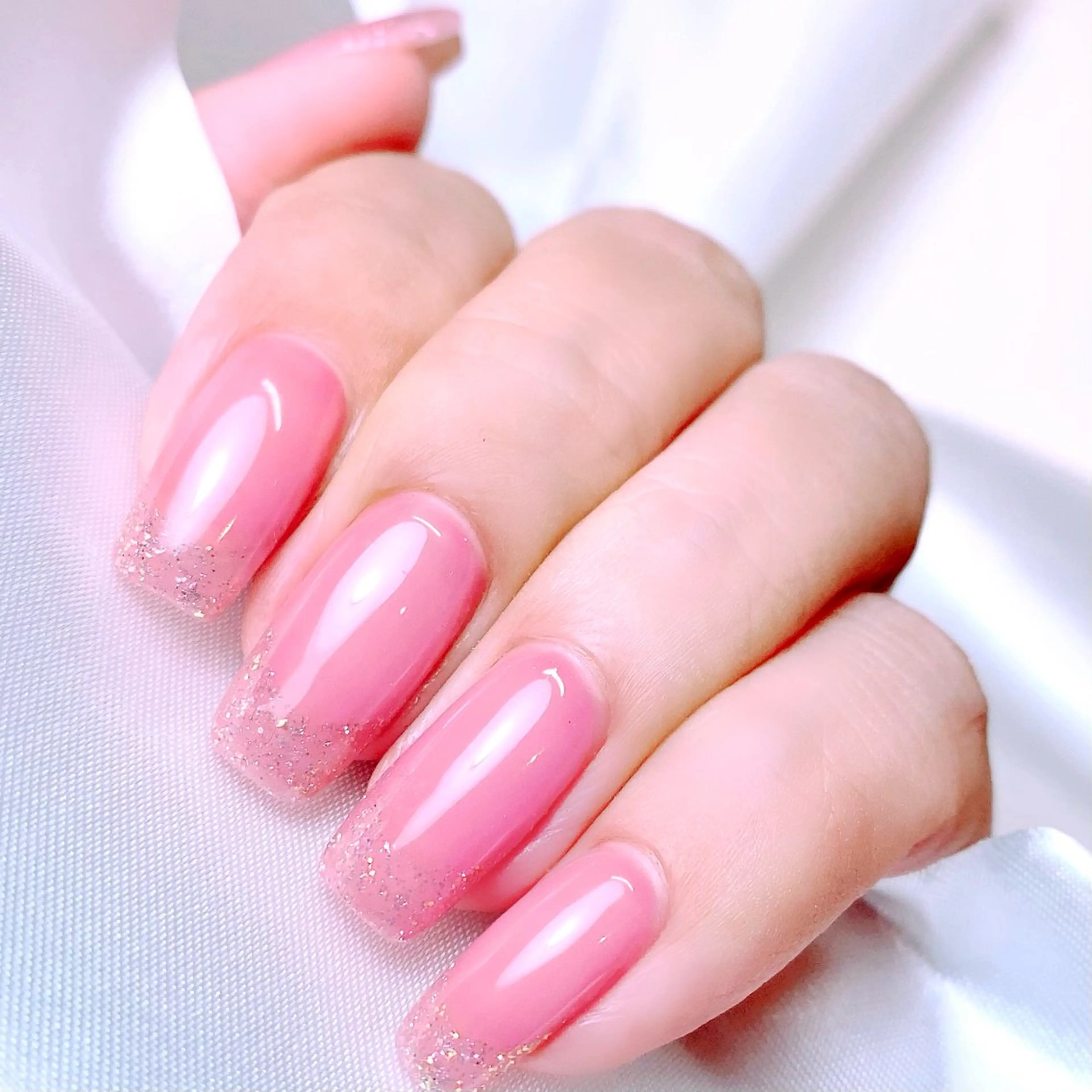 ネイル フレンチネイル ジェルネイル ラメ(グリッター) ソフトジェル プライベートサロン Rのネイルデザイン