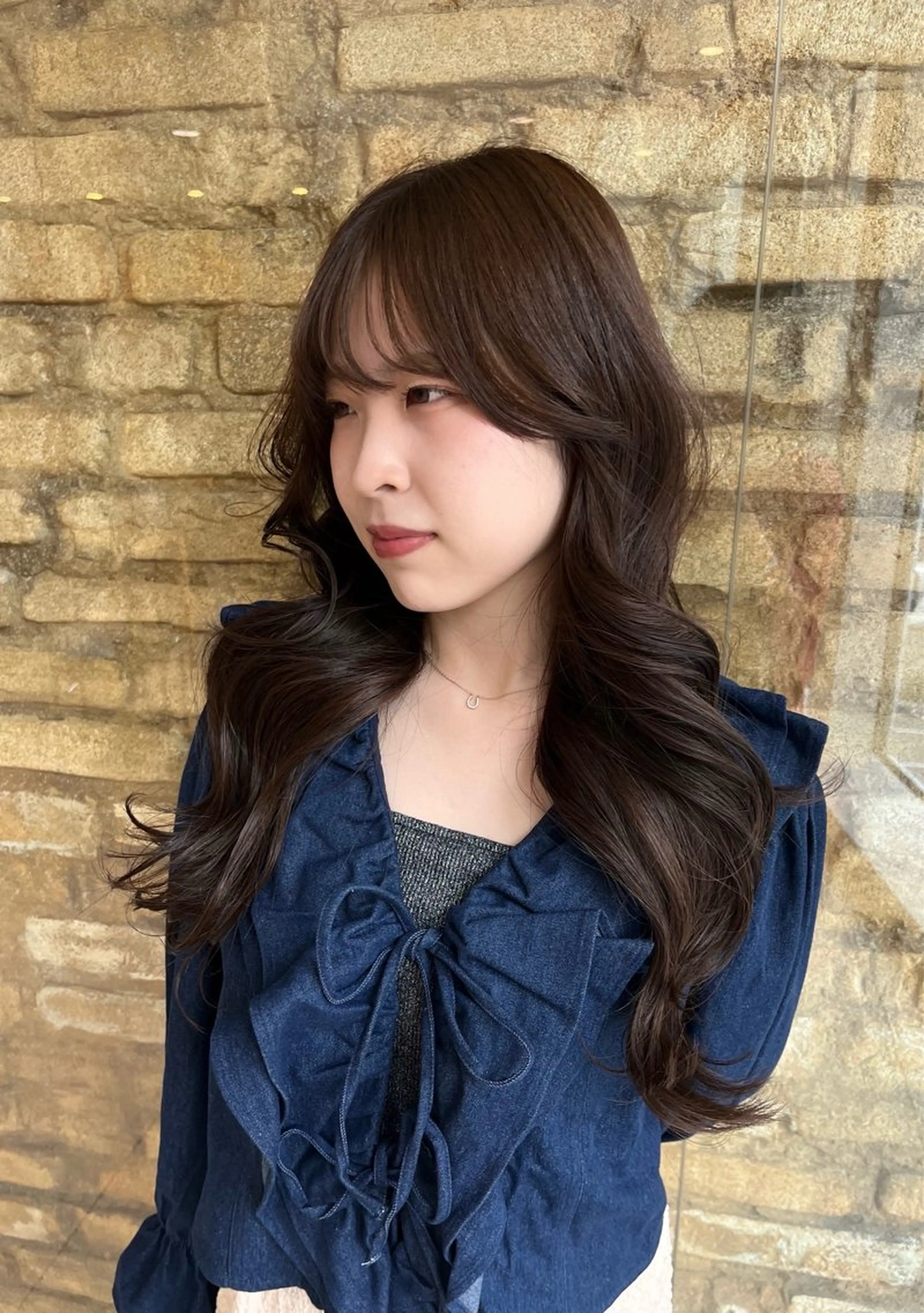 ロング 韓国風ヘア hair make BEHIVE ichibancho AVEDA所属・渡邉  日向子 ・レイヤー、縮毛矯正のヘアスタイル