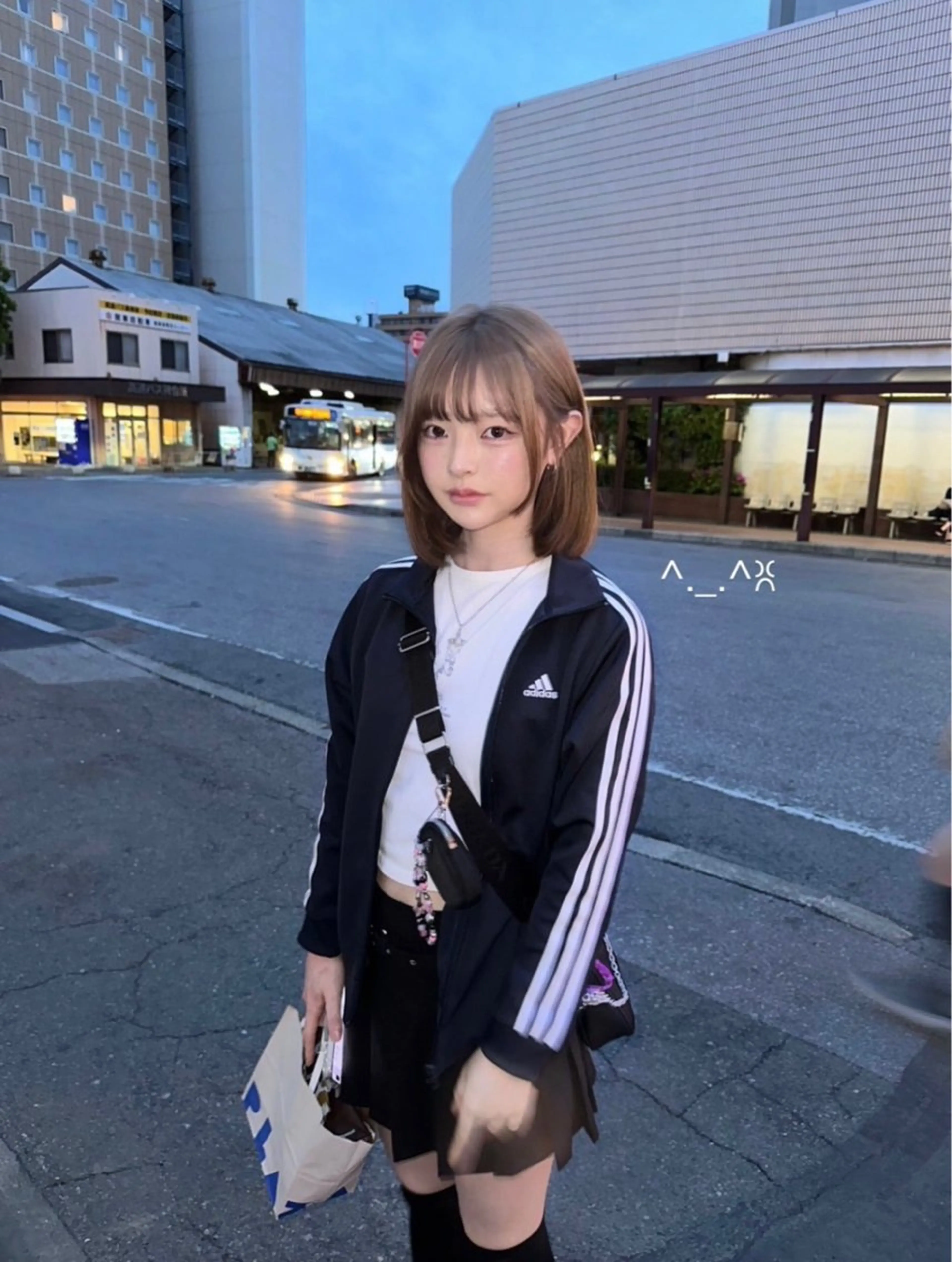 カラー 只野 真衣のヘアスタイル