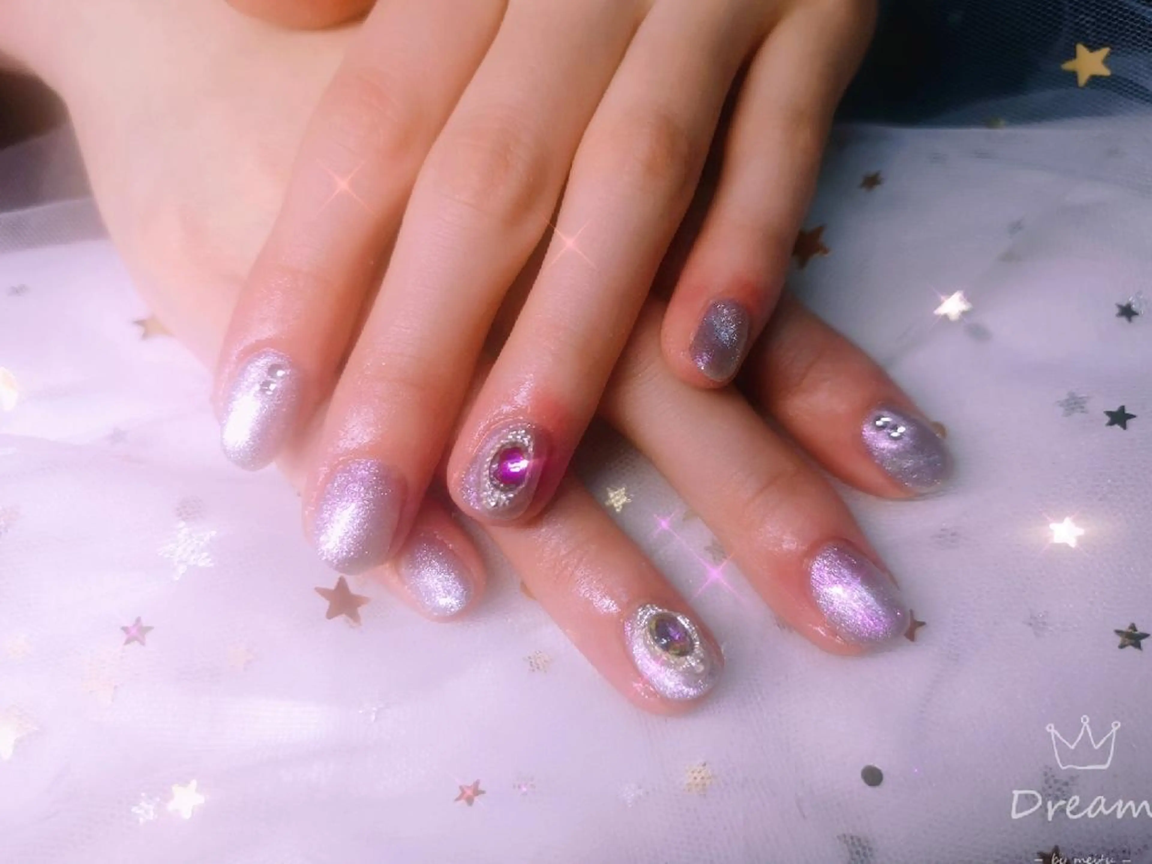 ミディアム ネイル オーロラネイル マグネットネイル ネイリストゆか💅 長さだし、深爪矯正のネイルデザイン